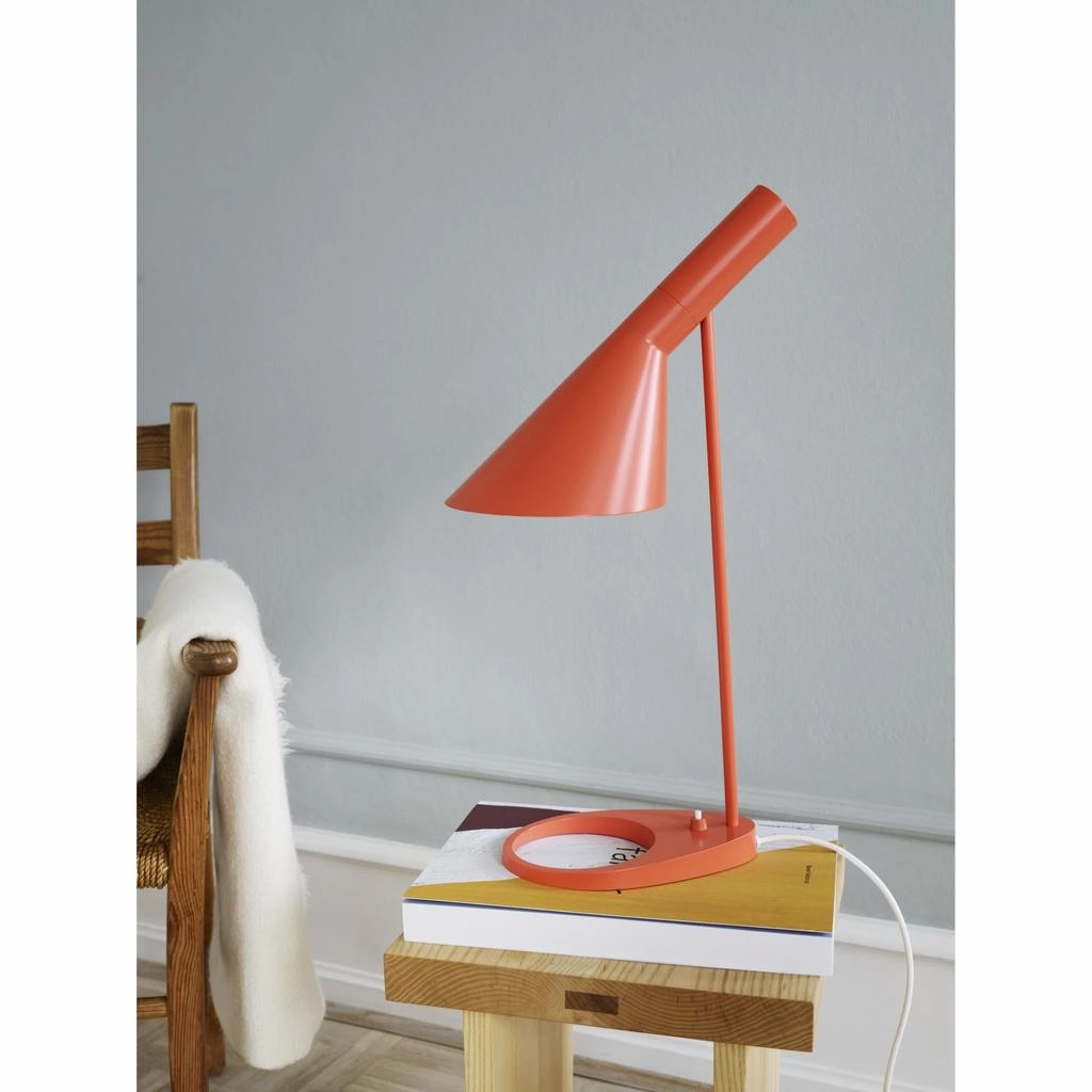 AJ BORDLAMPE ELECTRIC ORANGE - LOUIS POULSEN