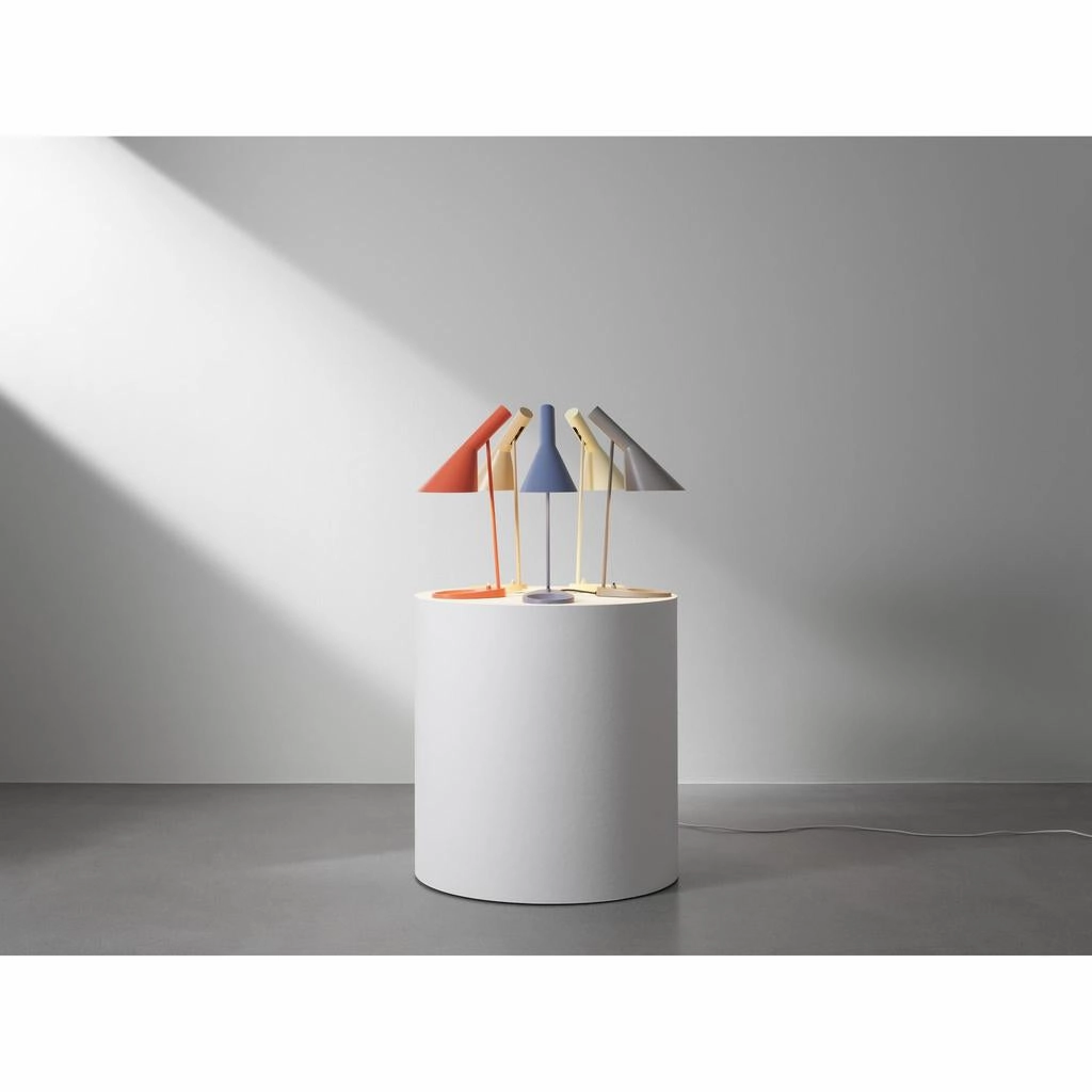 AJ BORDLAMPE WARM GREY - LOUIS POULSEN