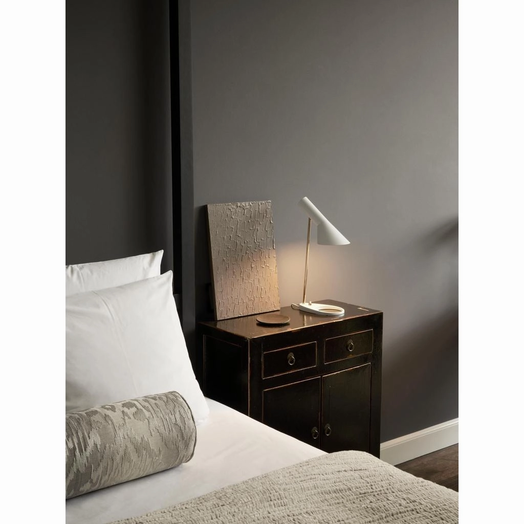 AJ MINI - BORDLAMPE - JUBILUM MAT HVID/PALE ROSE