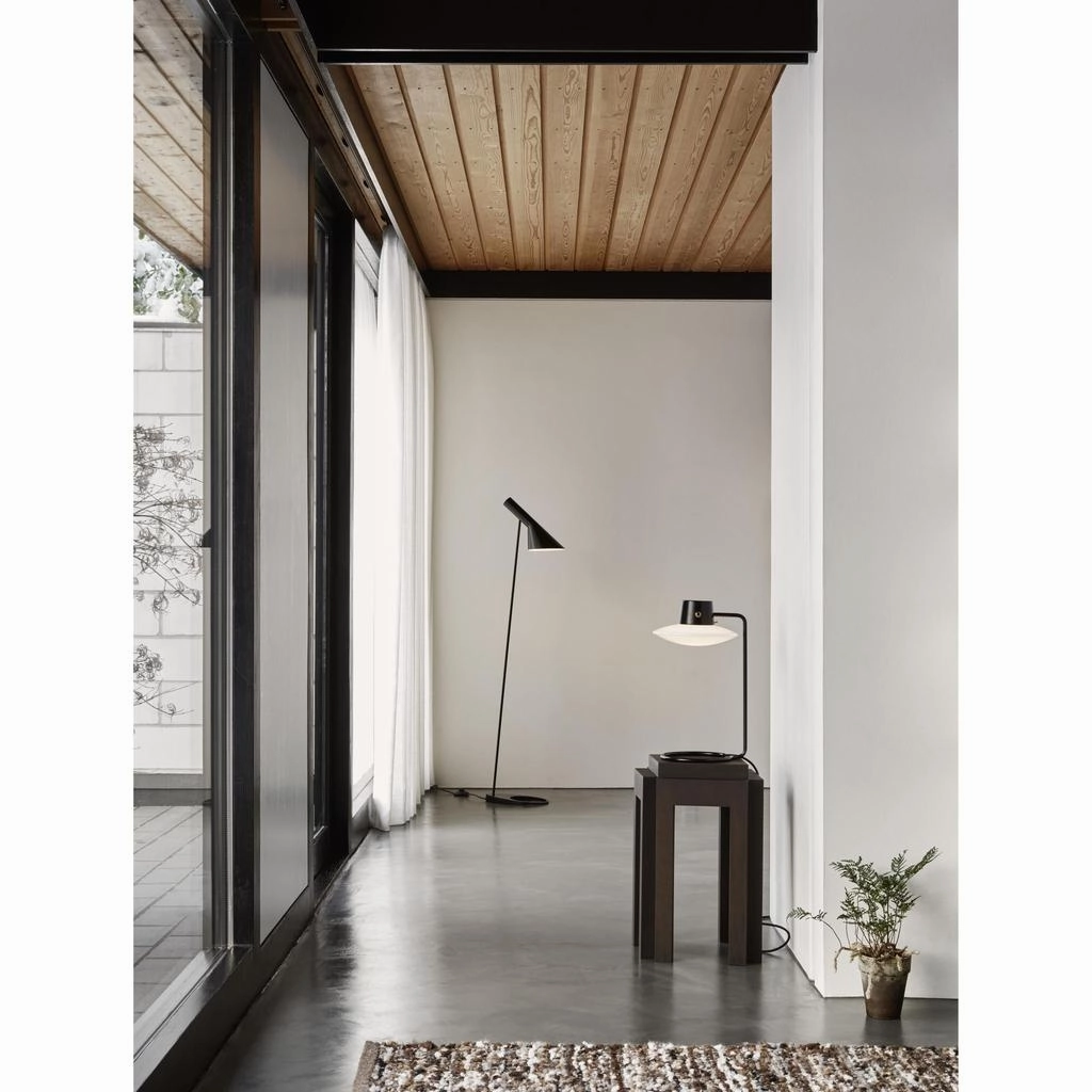 AJ Oxford Bordlampe Opal H: 41 med fod - Louis Poulsen