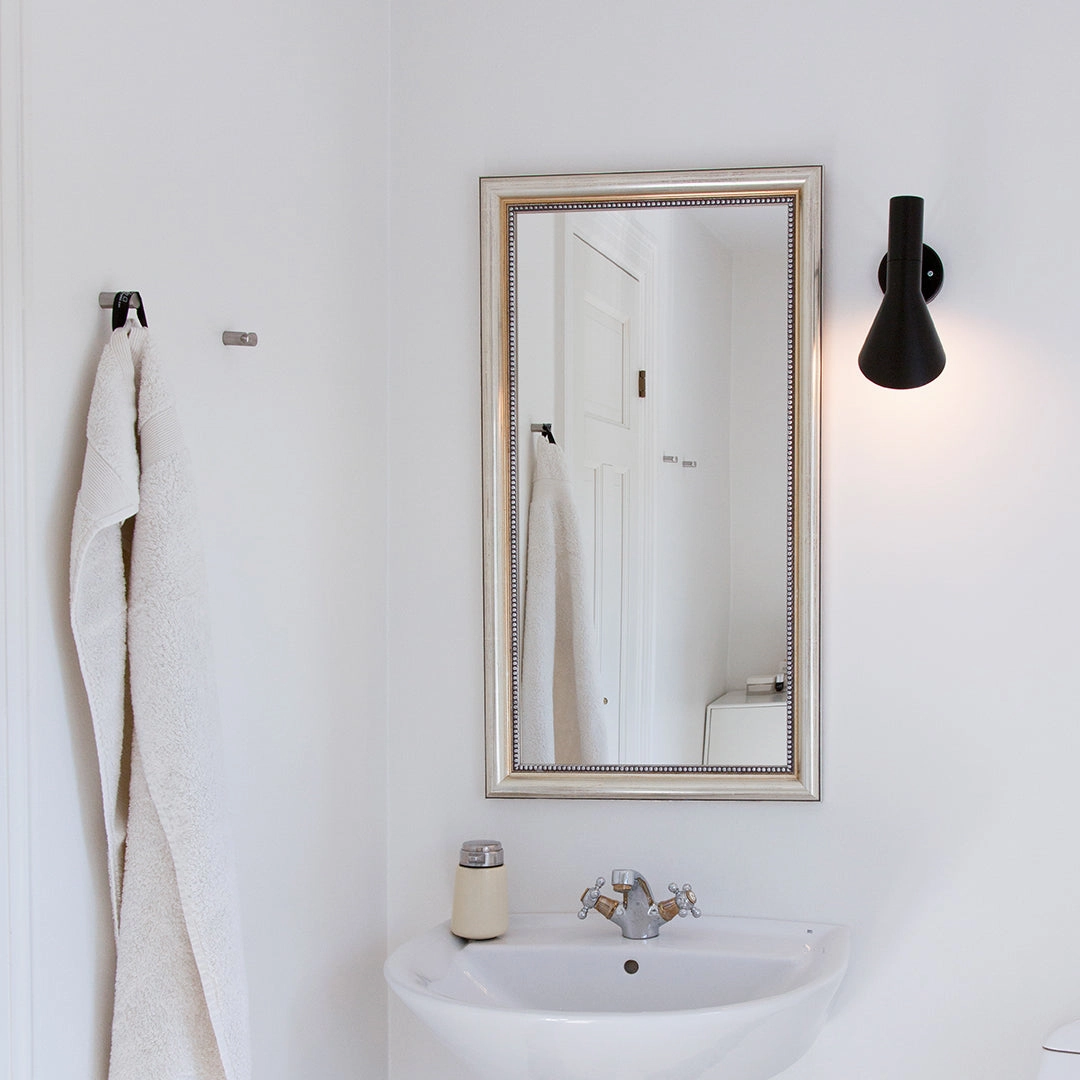 AJ Wall Lamp