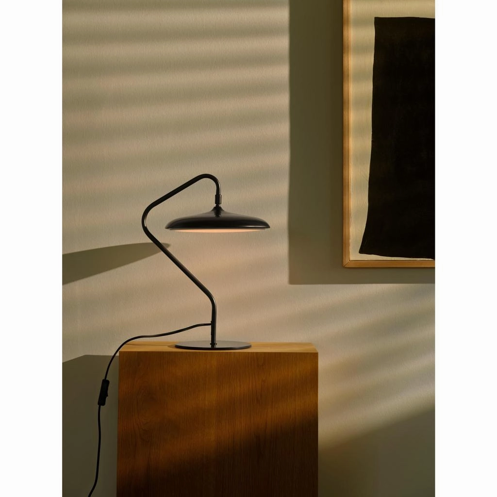 ARTIST BORDLAMPE SORT LED