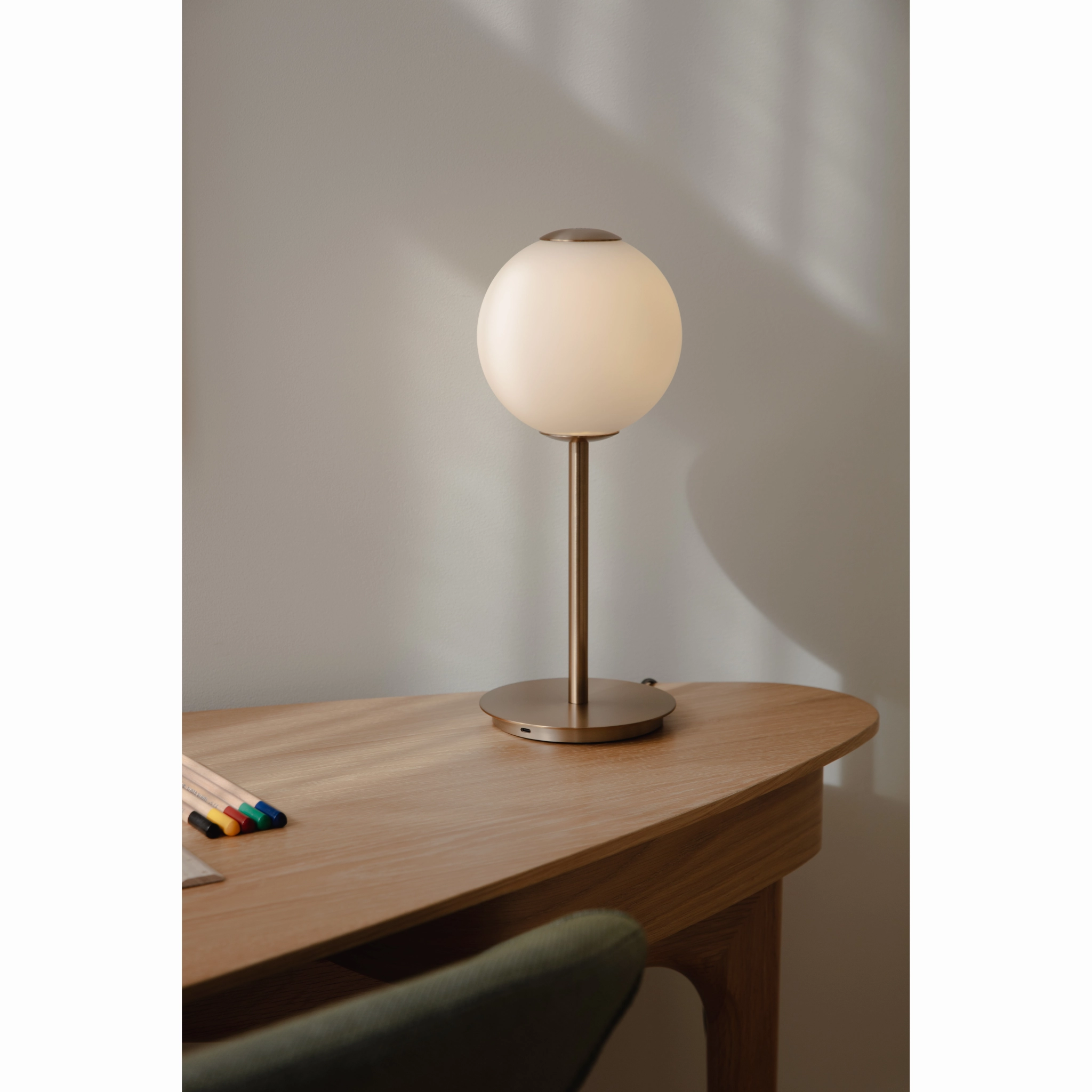 AUDREY BORDLAMPE H37 USB-C OPLADER