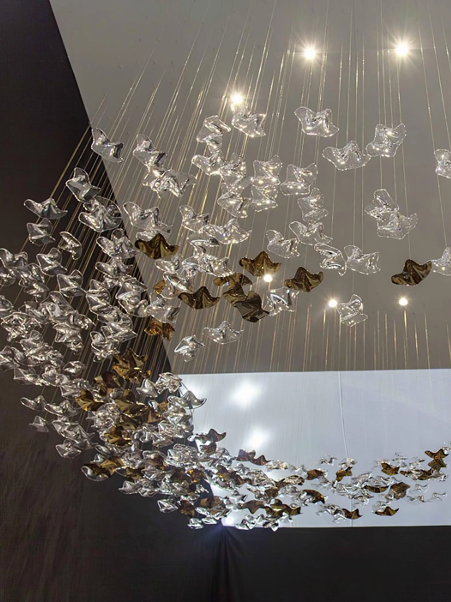 Avenia Fluid Chandelier