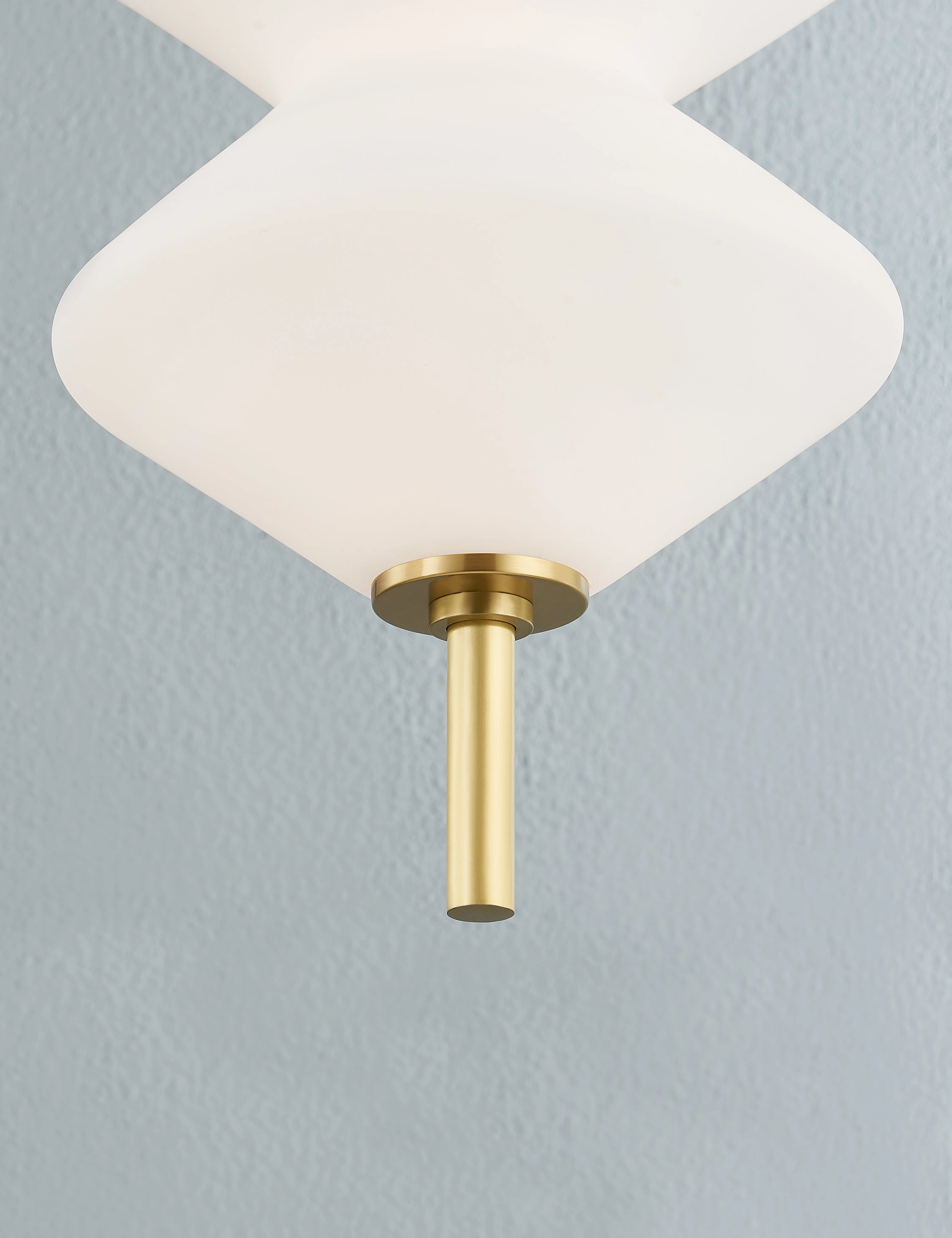 Ayrton Pendant Light