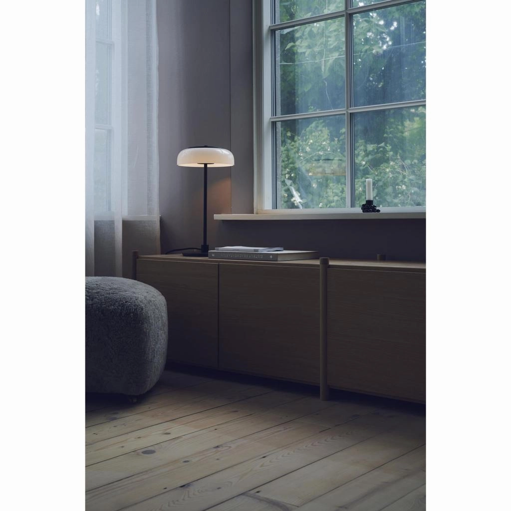 BLOSSI BORDLAMPE SORT/OPAL LED DMP