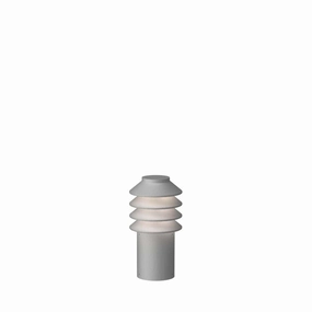 Bysted Garden Lav Aluminium m/ fodplade u/ adaptor - Louis Poulsen ambient lighting fixture