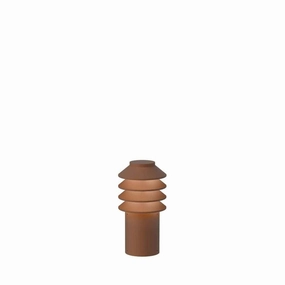 Bysted Garden Lav Corten m/ fodplade u/ adaptor - Louis Poulsen ambient lighting fixture