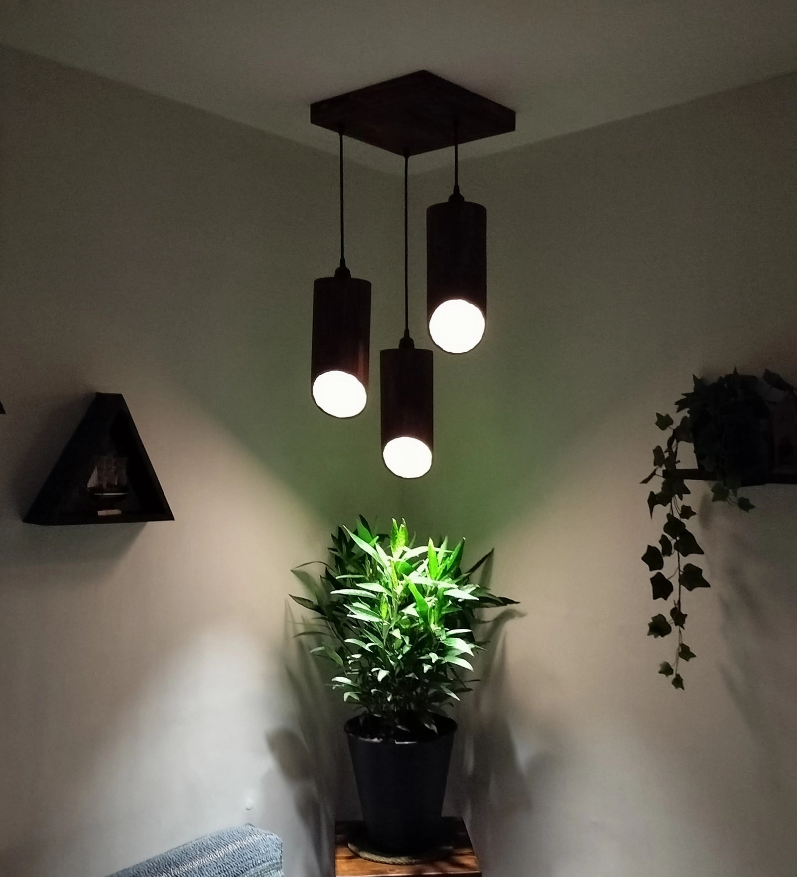 Cedar Brown Cluster Hanging Lamp (BULB NOT INCLUDED)