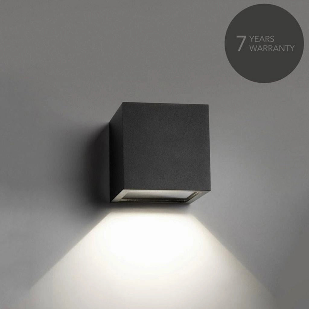 Cube Down D10 LED Sort - Udend?rslampe ambient lighting fixture