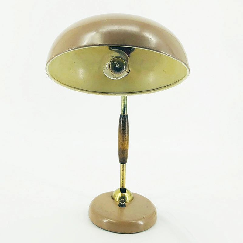 Davis Lamp