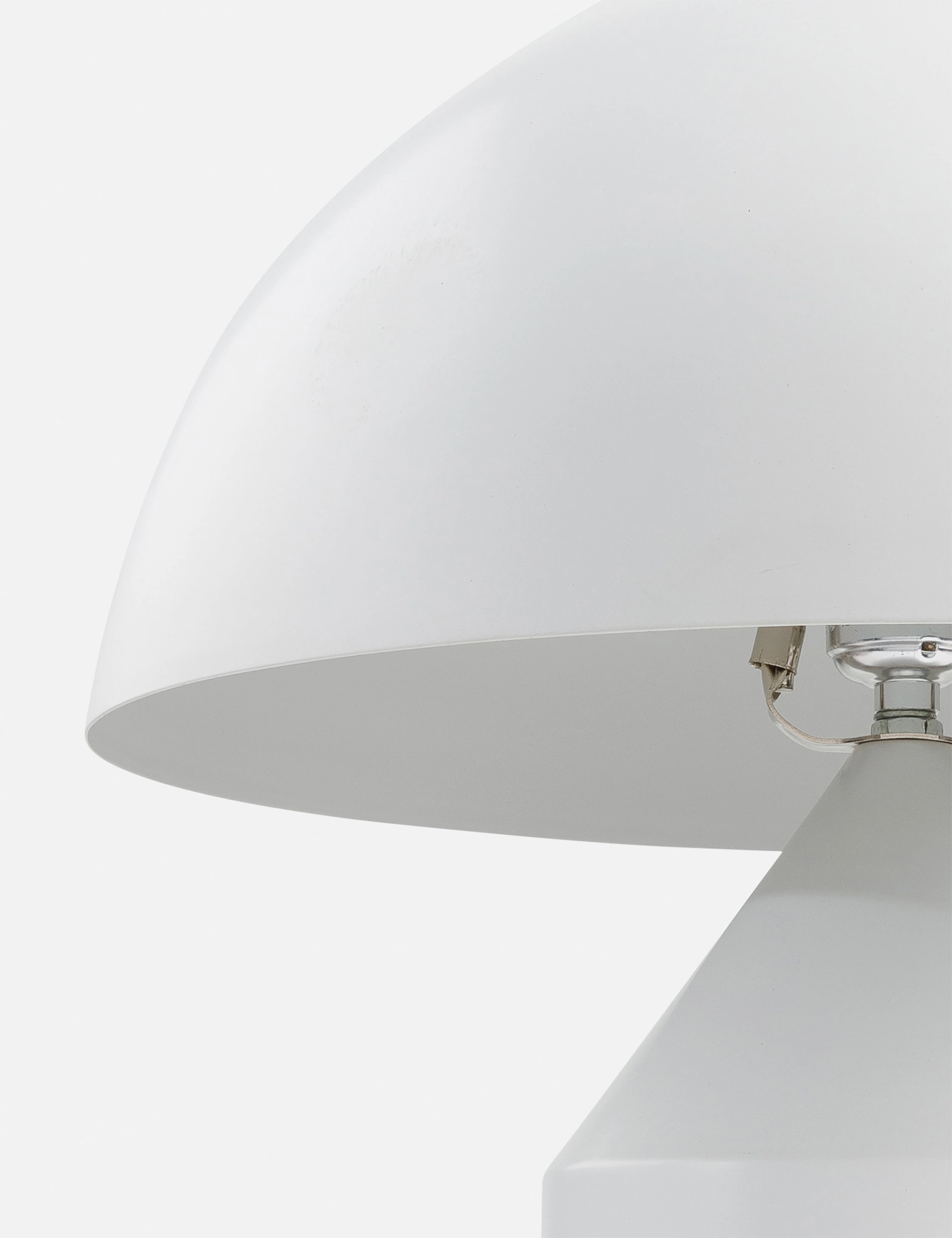 Ezri Table Lamp