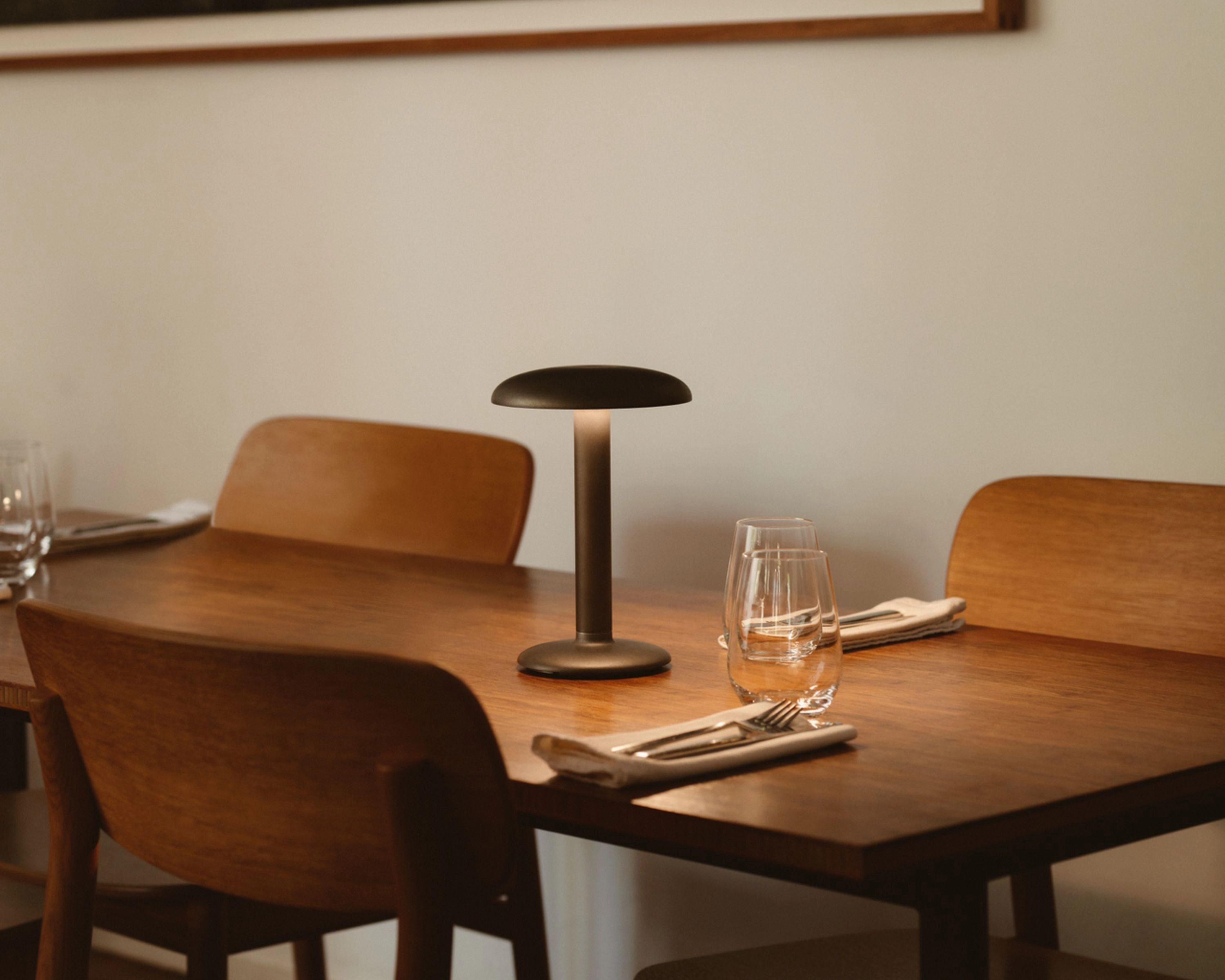 Flos Gustave Table Lamp 2700 K, Matt Anthracite