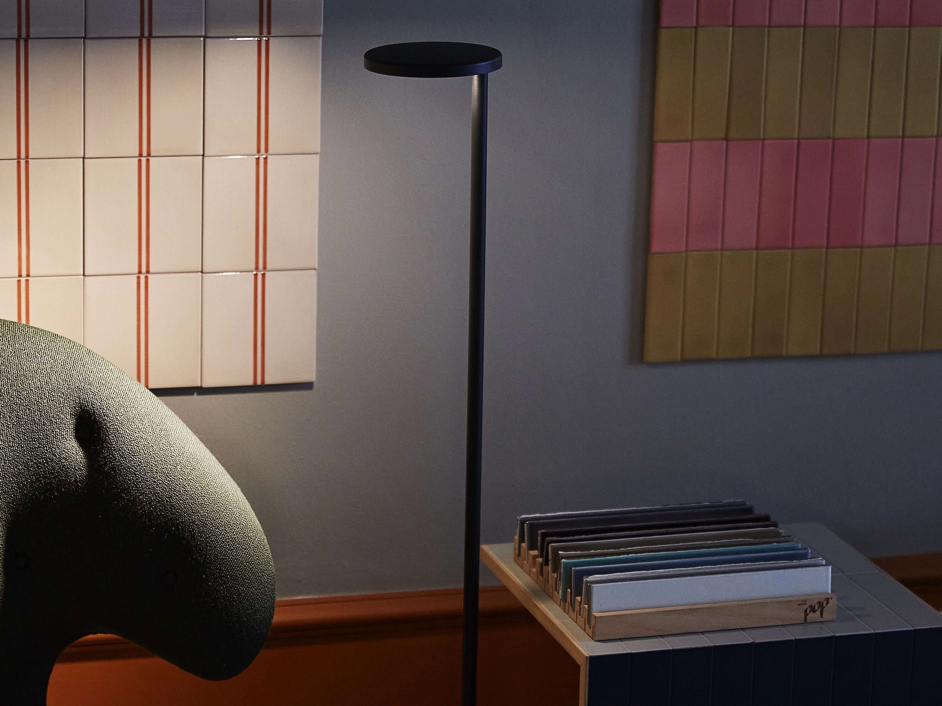 Flos Oblique Floor Lamp Usb C, Matt Brown