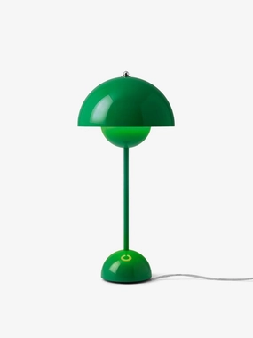 FLOWERPOT BORDLAMPE VP3 SIGNAL GREEN ambient lighting fixture