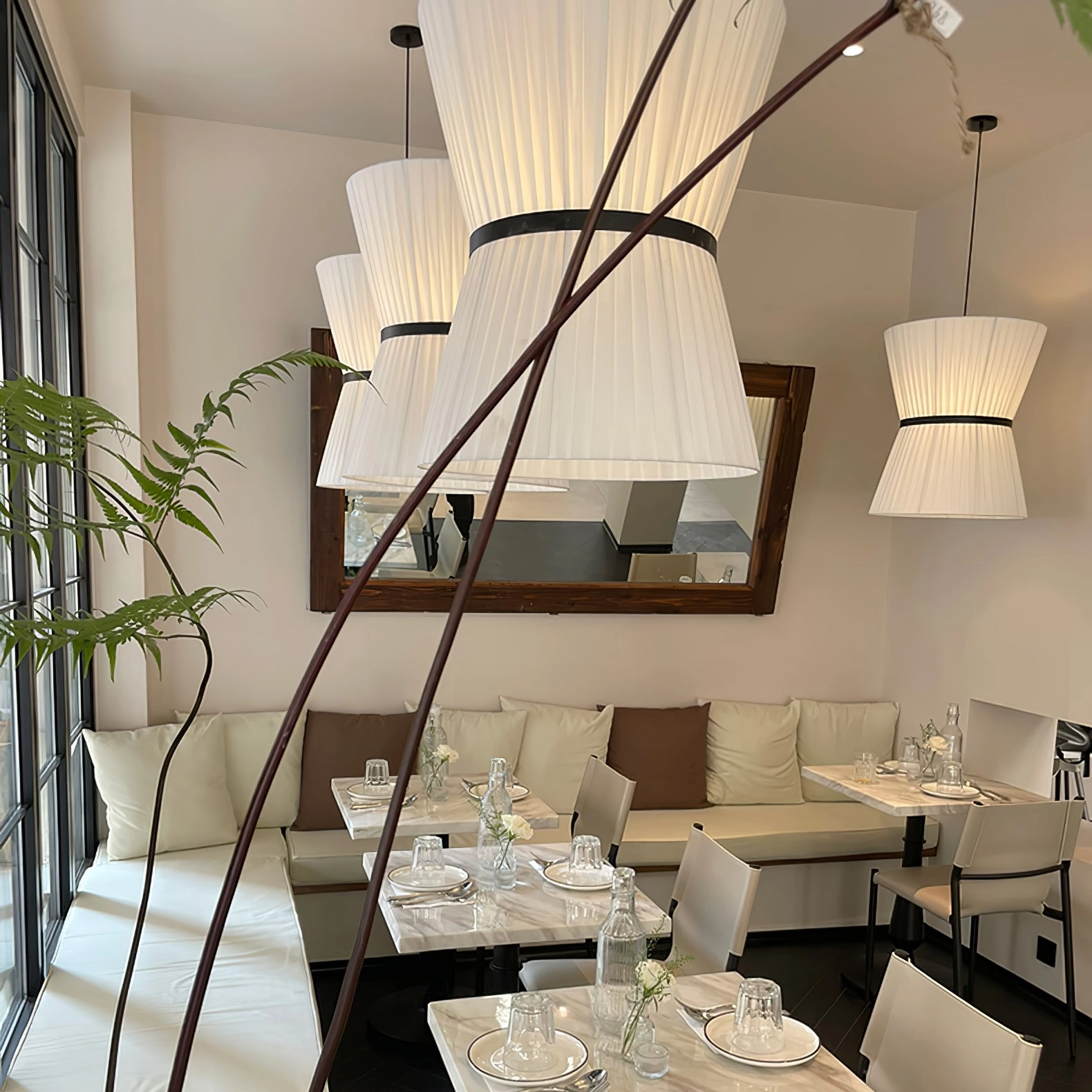 Folie Pendant Light