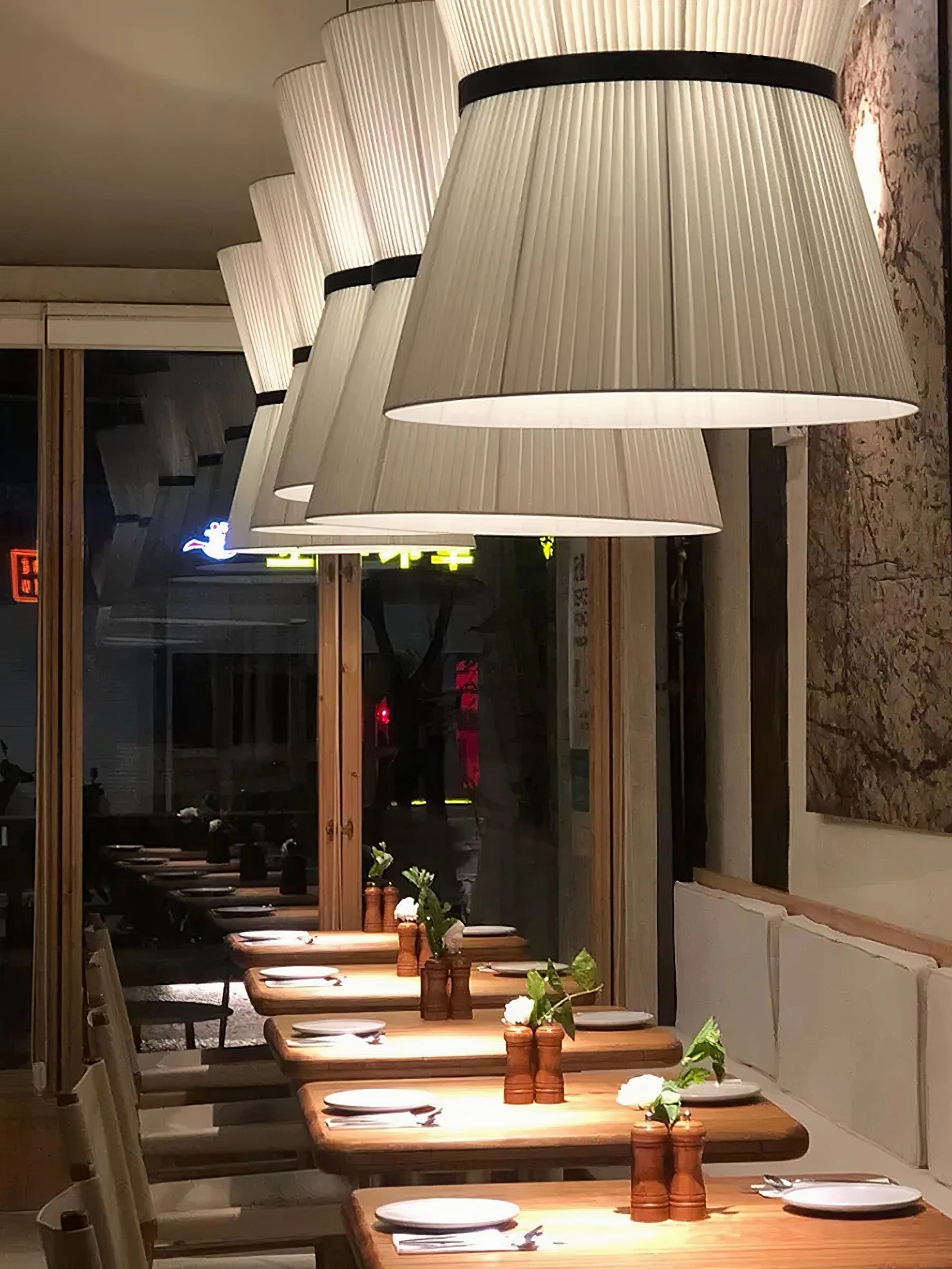 Folie Pendant Light