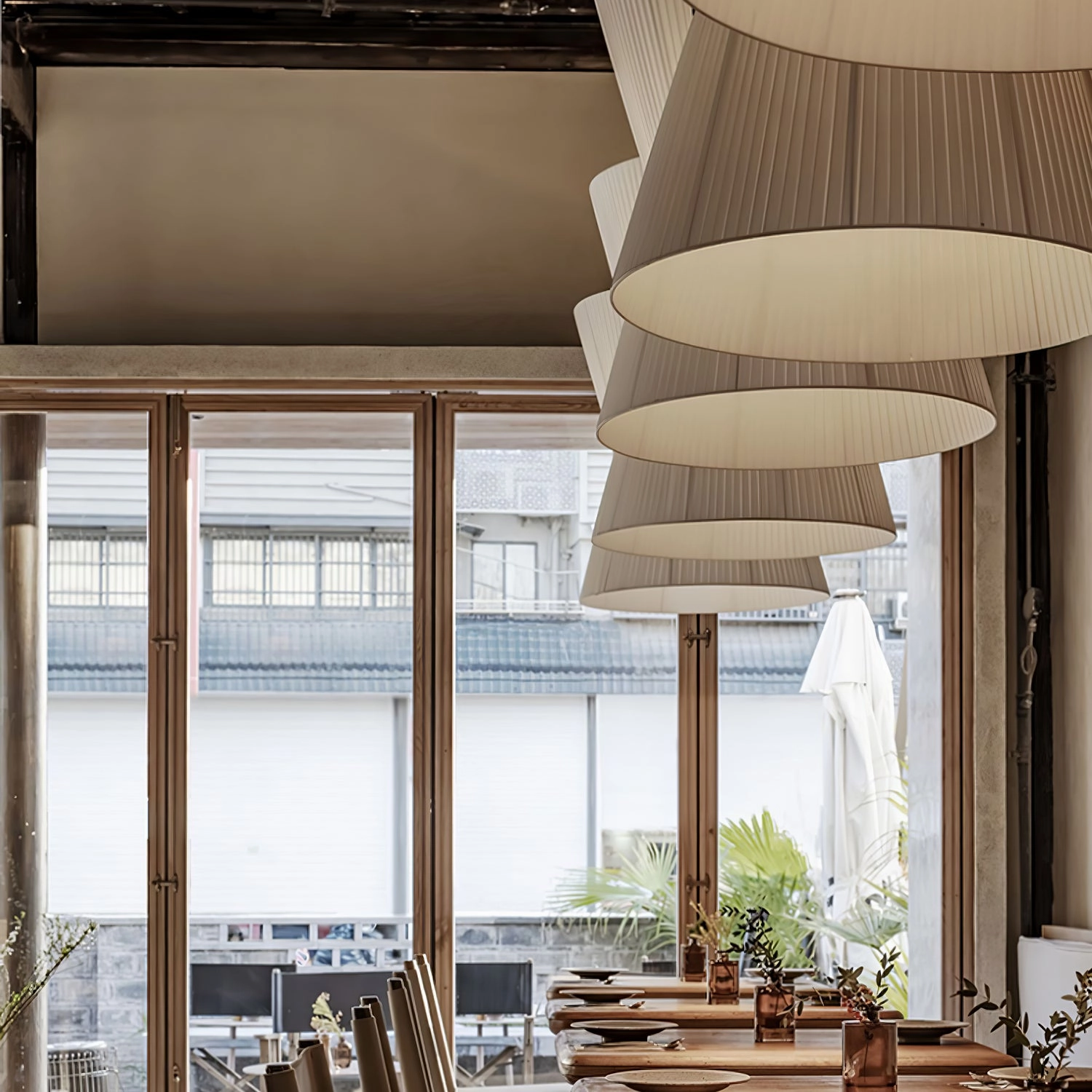 Folie Pendant Light