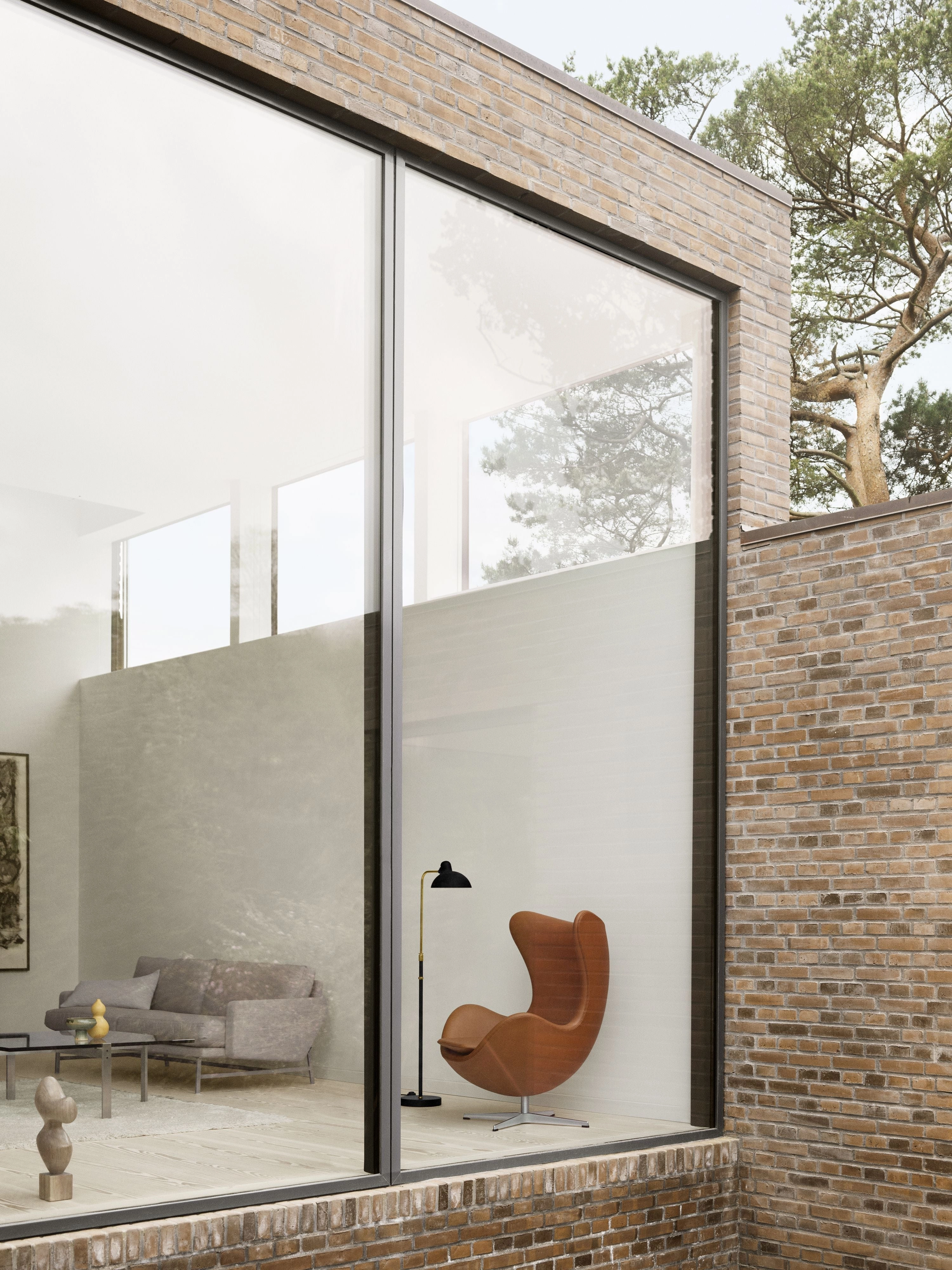 Fritz Hansen Kaiser Idell? 6580 F Floor Lamp, Black Matt/Brass