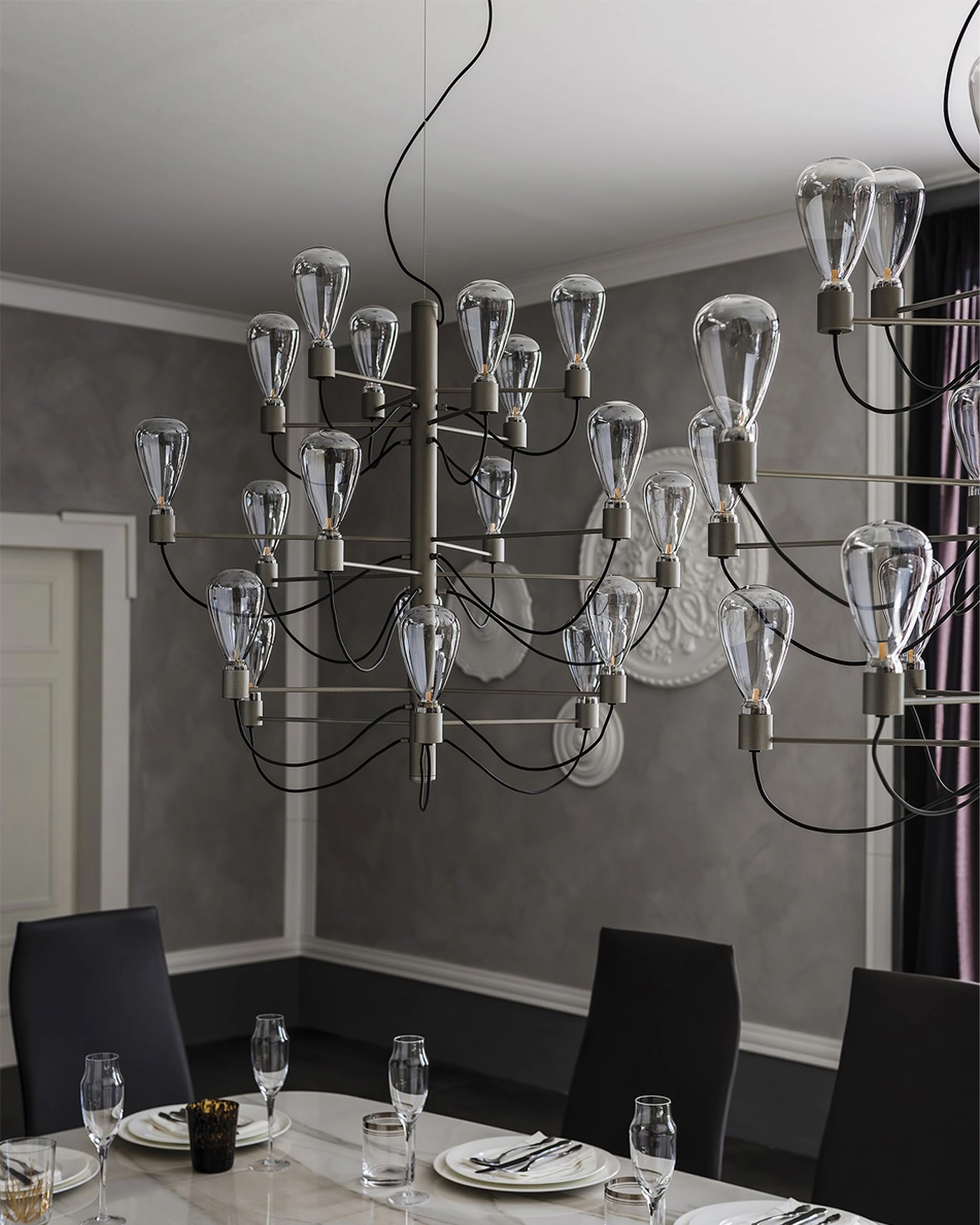 Gand Chandelier