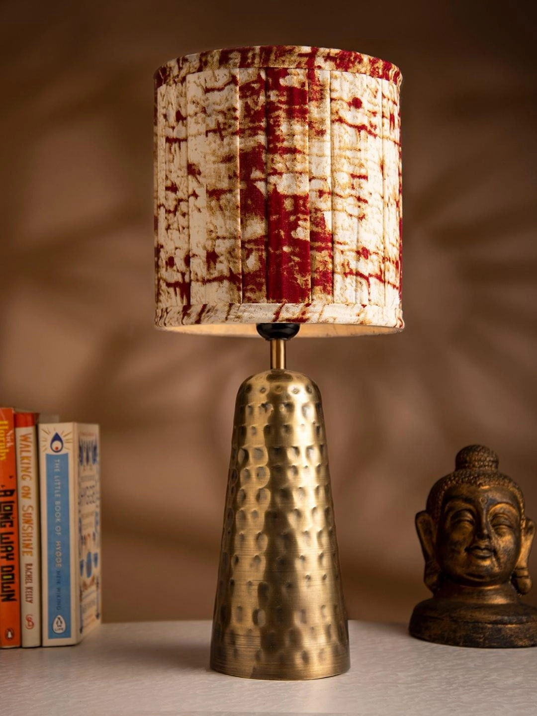 Golden Hammered V-Shaped Lamp with Pleeted Muticolor Maroon Shade