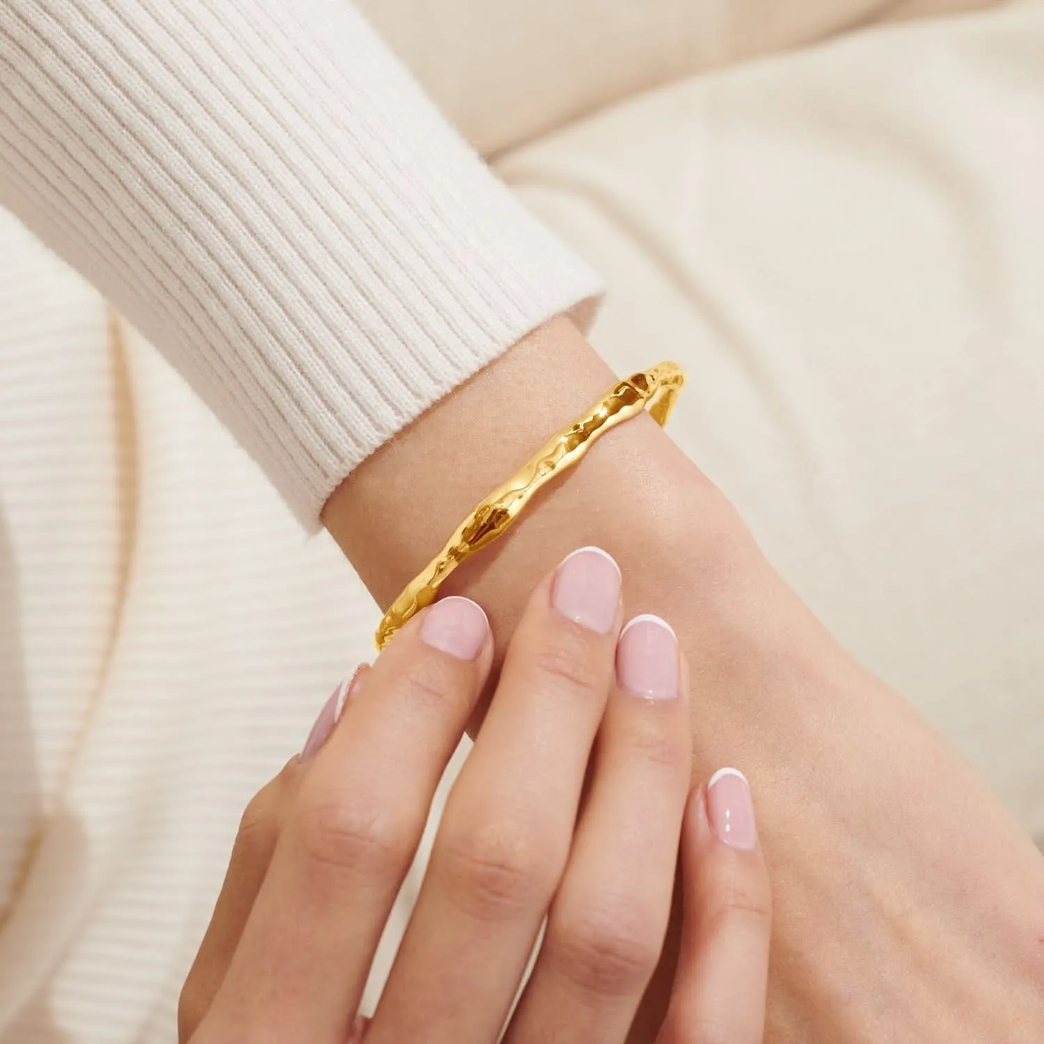 Hammered Bangle Bar Gold Plated Bracelet 7886 Joma Jewellery