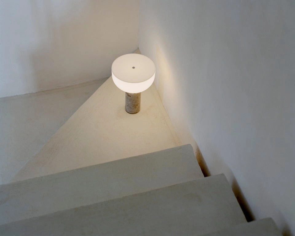 KIZU BORDLAMPE PORTALBE Kunis Breccia Marble w. White Acrylic 21715