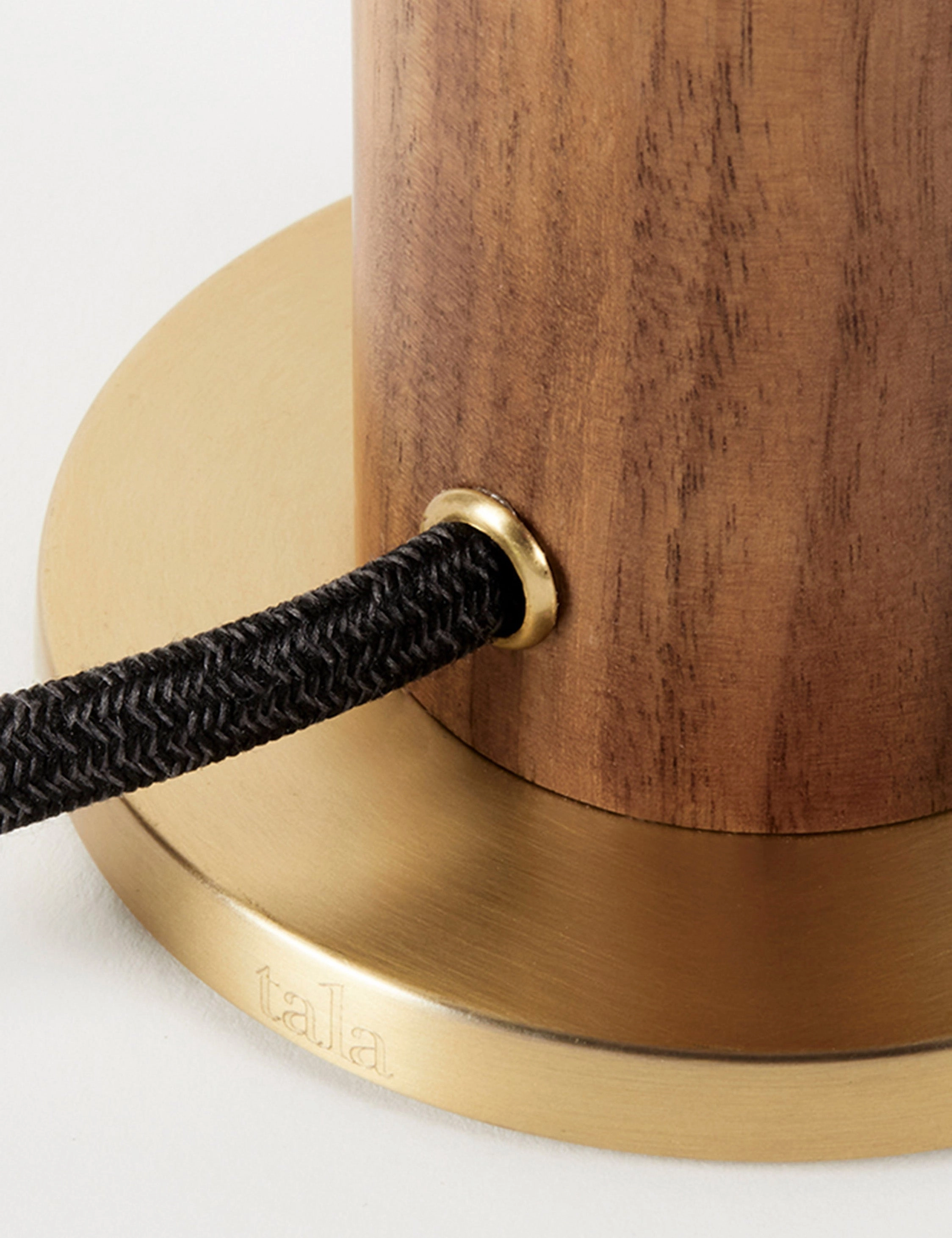 Knuckle Table Lamp with Voronoi I by Tala