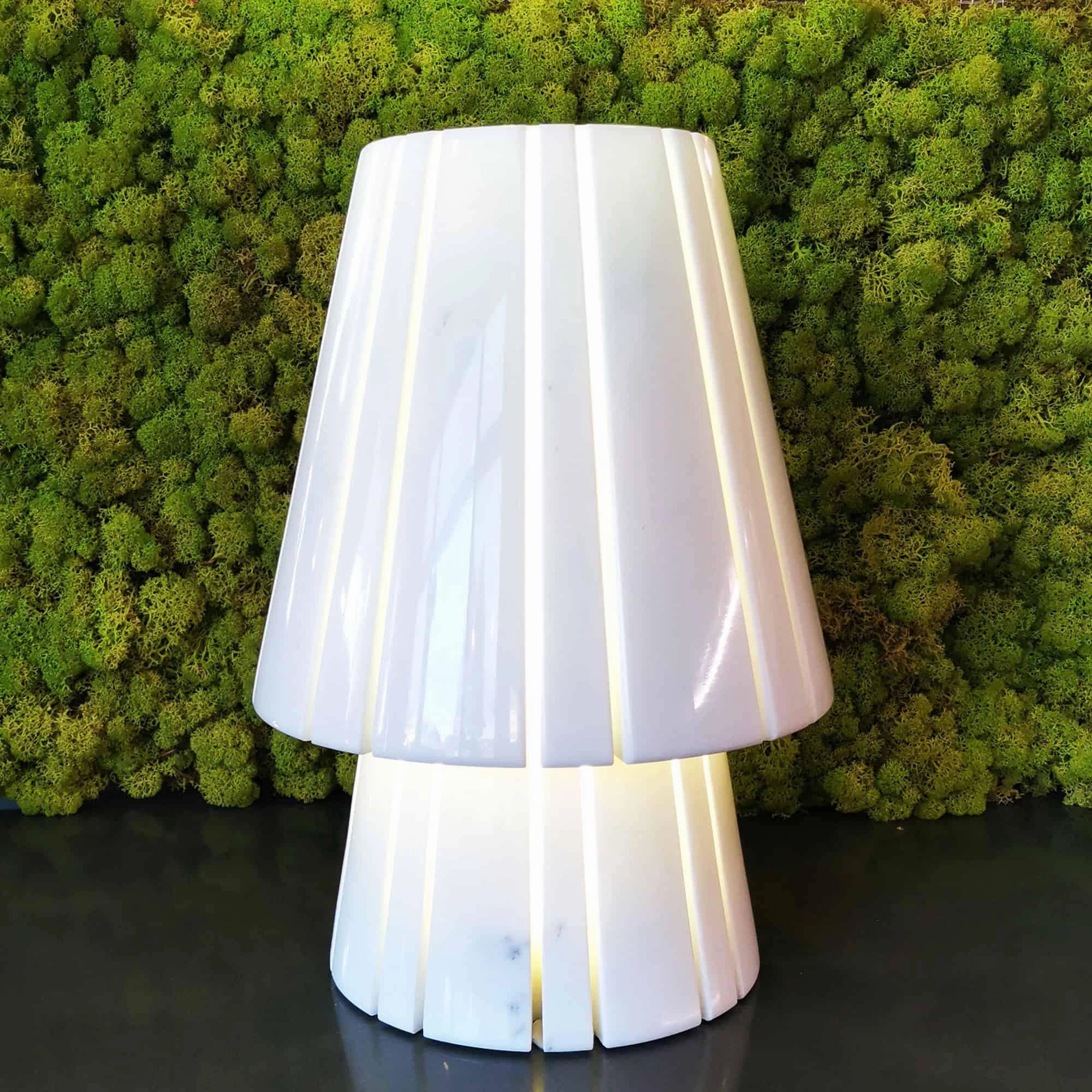 Laura Lamp