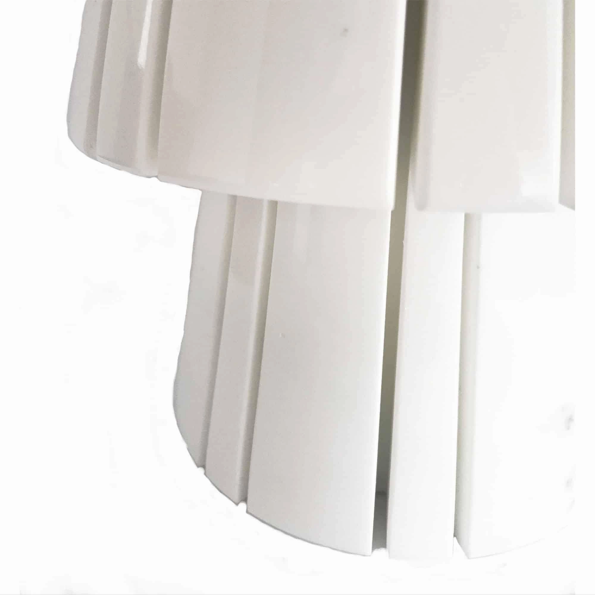 Laura Lamp