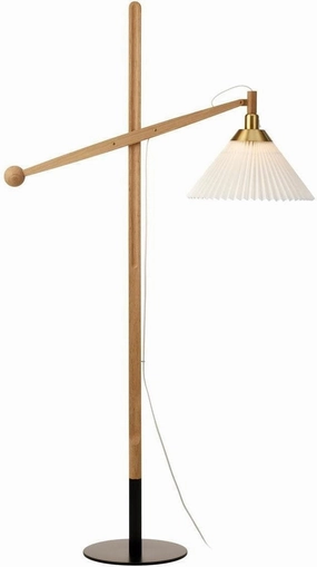 Le Klint Floor Lamp 325, Light Oak garden LED light