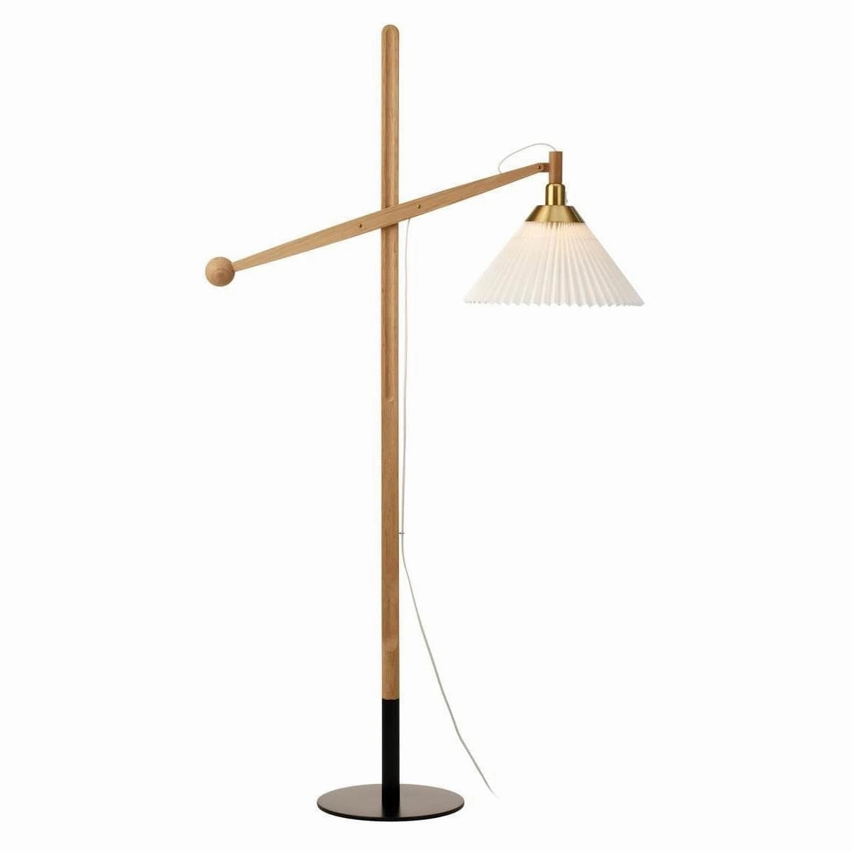 Le Klint Floor Lamp 325 Oak, Plastic Shade garden LED light