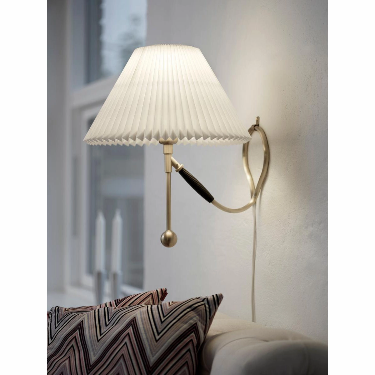 Le Klint Table/Sax Wall Lamp 306 Brass, Paper