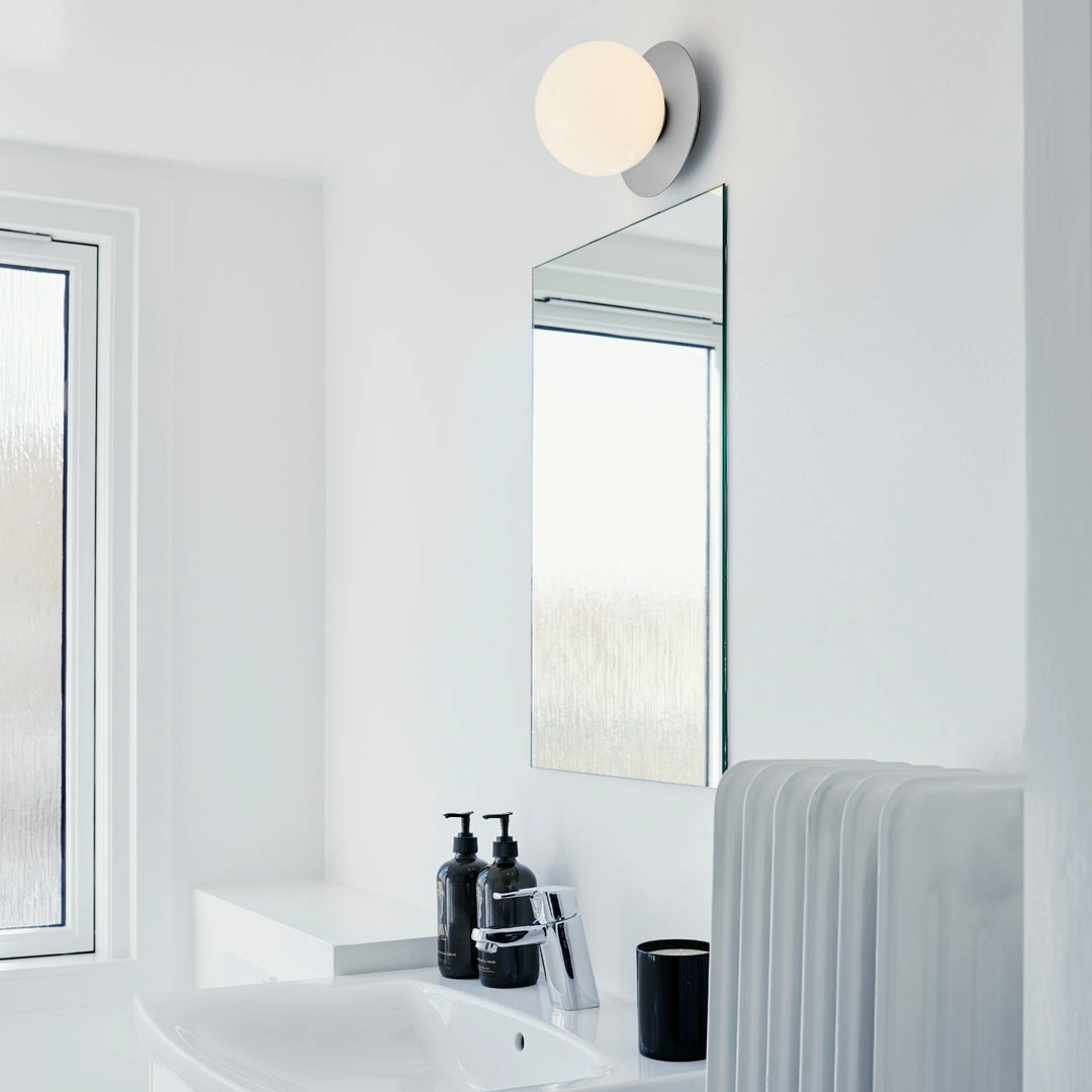 Liila 1 Wall Light - Medium