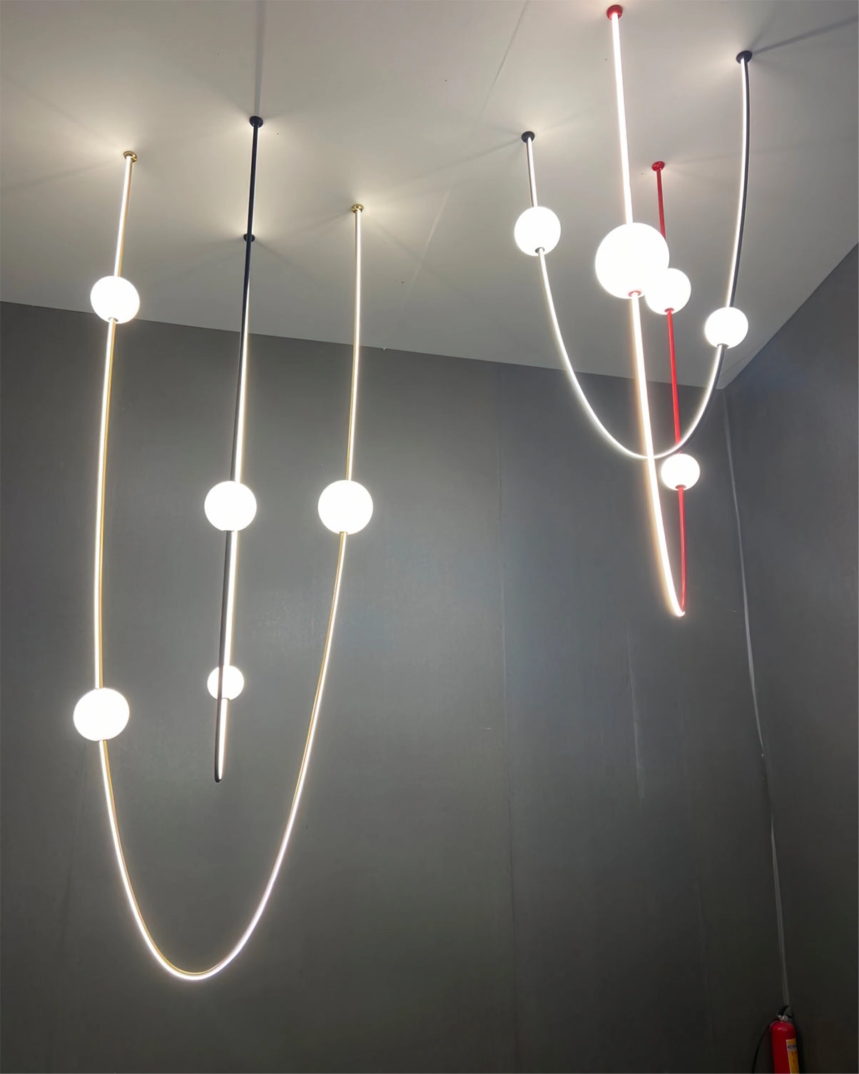 Linea Curva Chandelier