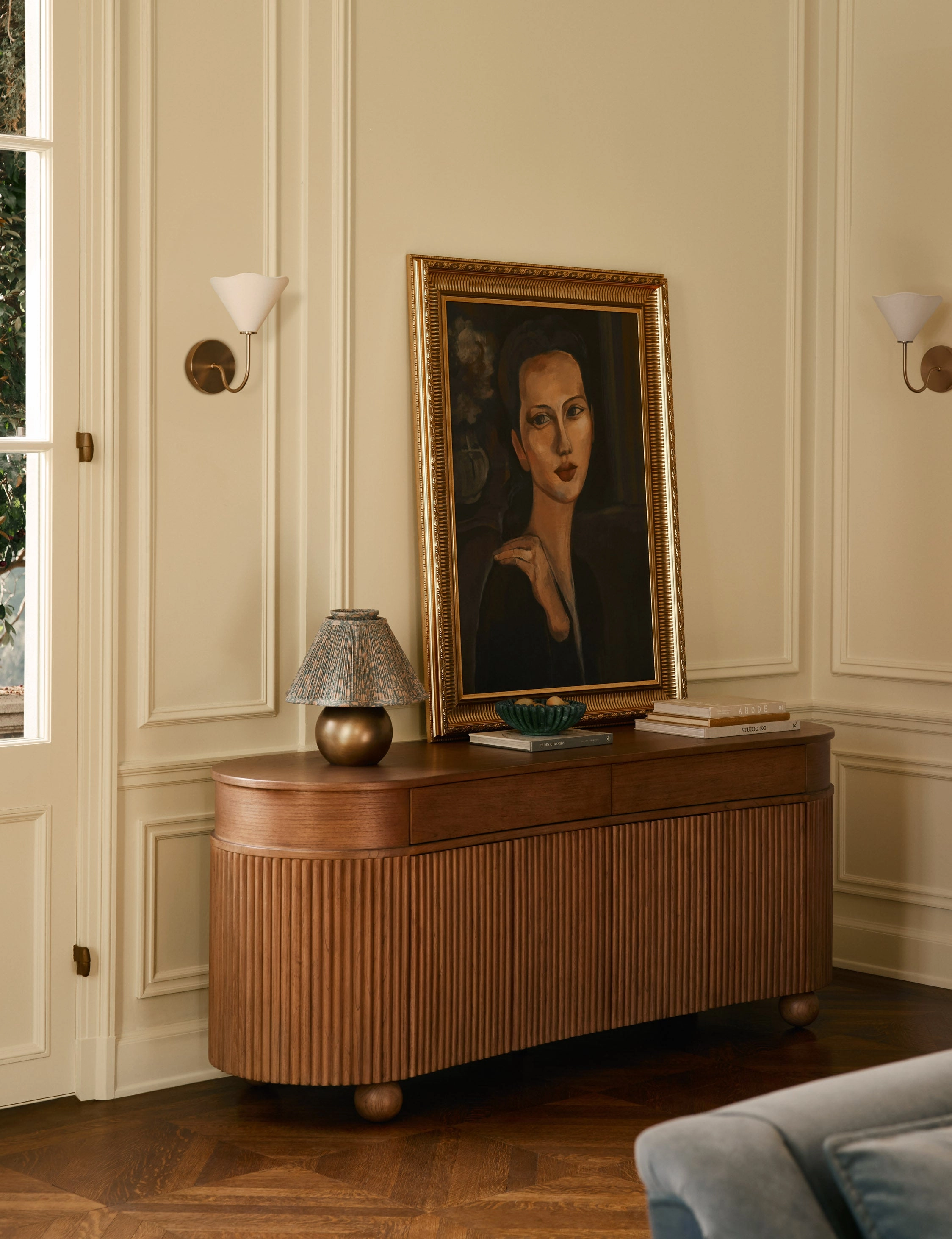 Loana Sconce