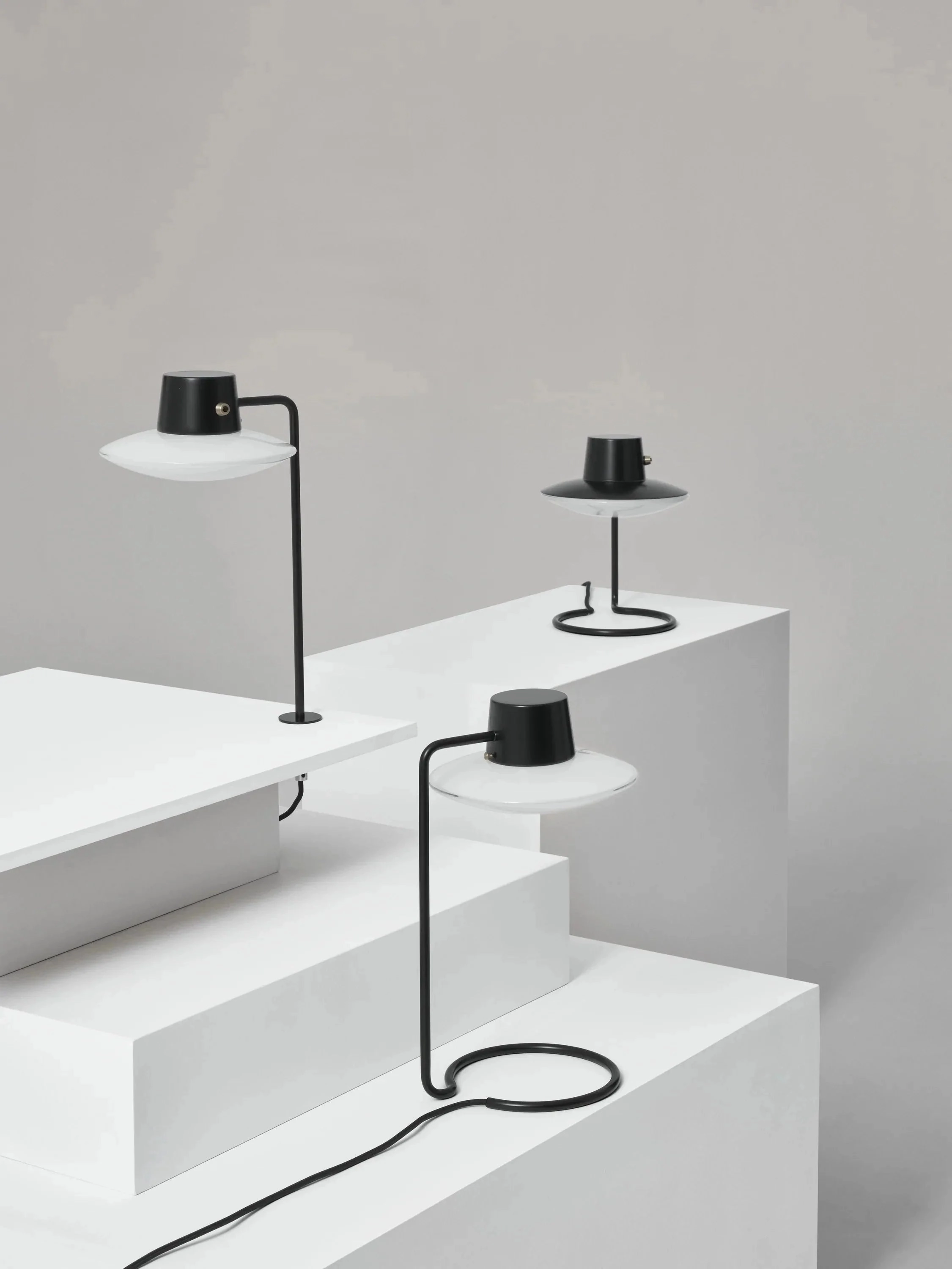 Louis Poulsen Aj Oxford Table Lamp Metal Black/Opal Glass  28 Cm