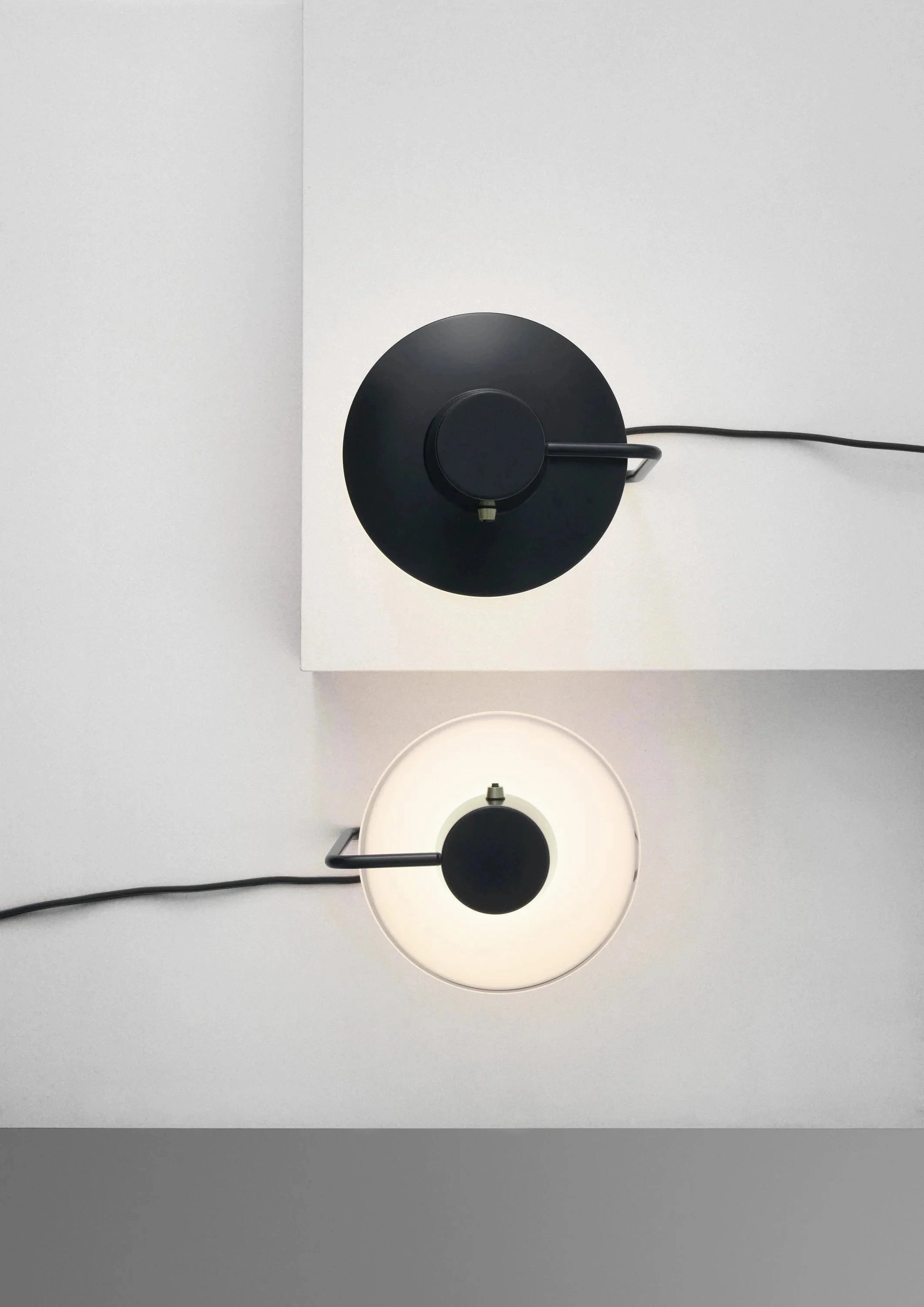 Louis Poulsen Aj Oxford Table Lamp Metal Black/Opal Glass  28 Cm