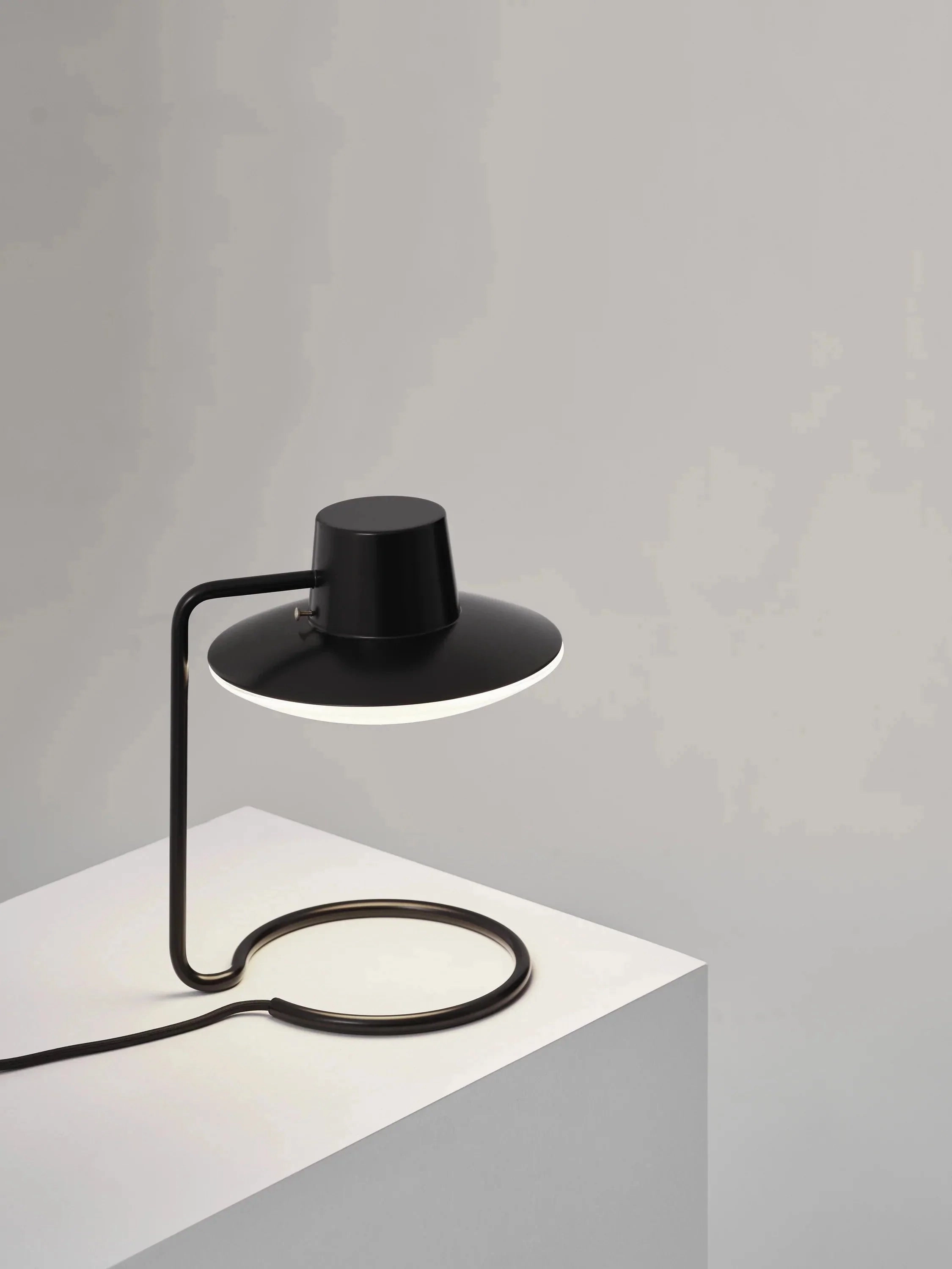 Louis Poulsen Aj Oxford Table Lamp Metal Black/Opal Glass  28 Cm