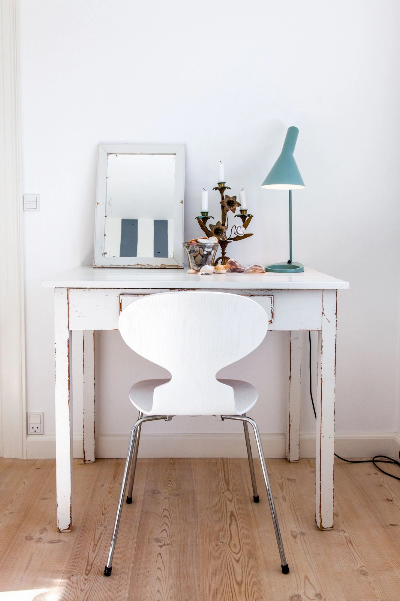 Louis Poulsen Aj Table Lamp V3, Pale Petroleum
