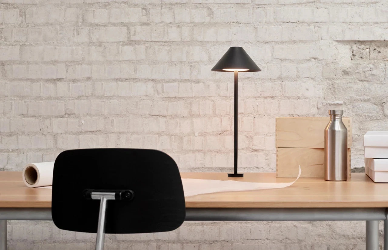 Louis Poulsen Keglen Table Lamp Led 2700 2000 K D2 W 8.5 W Pin 4 Cm, Black