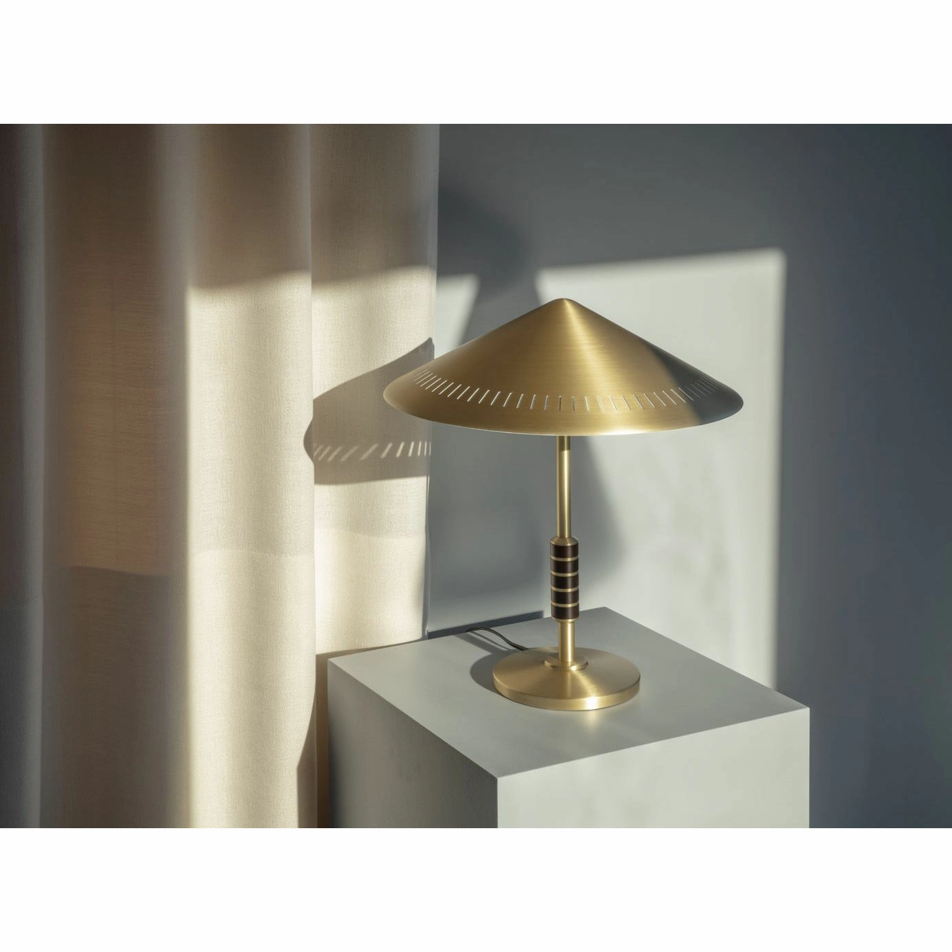 Lyfa Governor Table Lamp