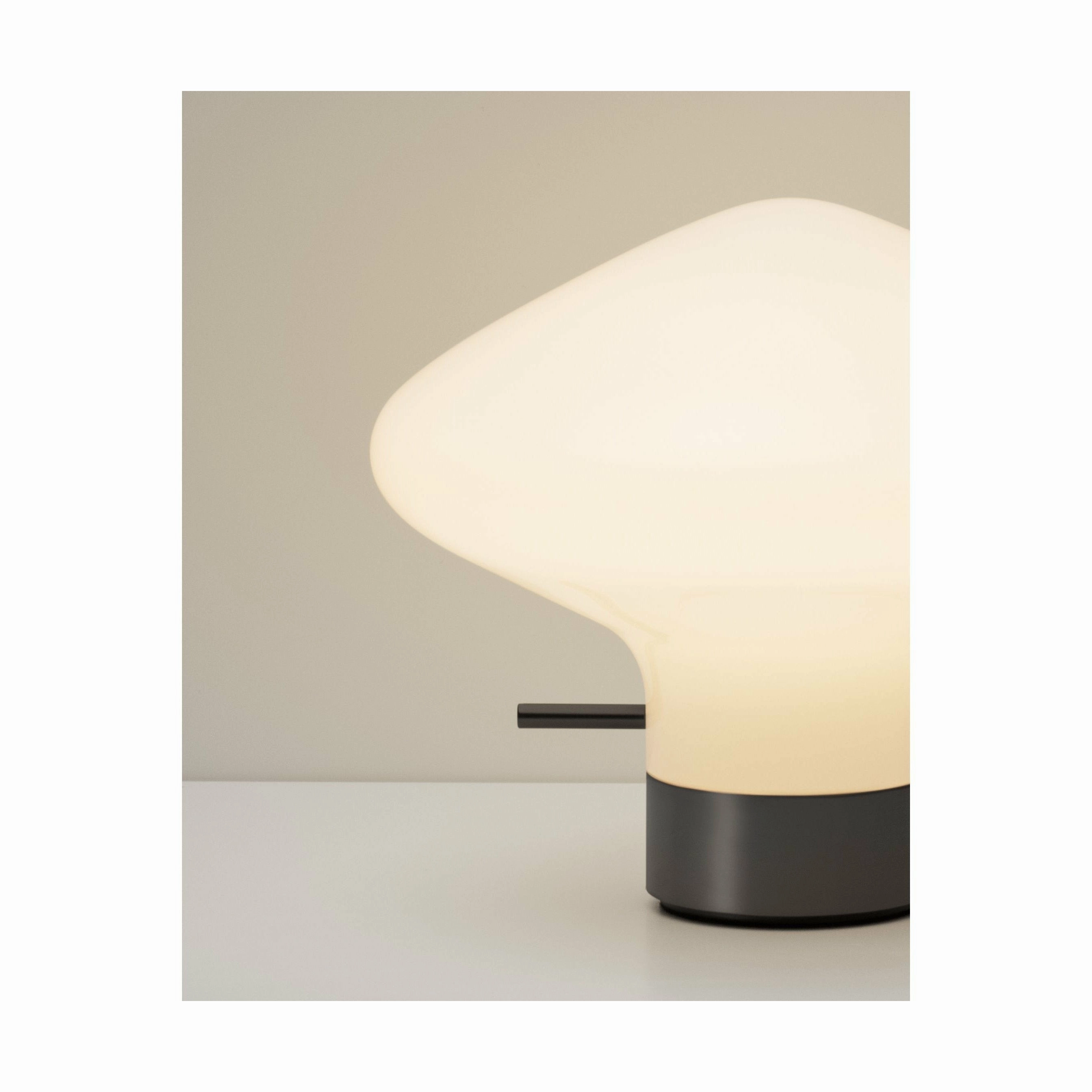 Lyfa Repose Table Lamp 175, Black
