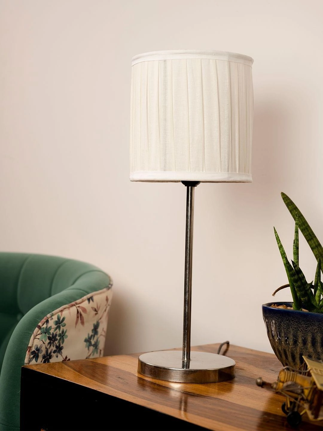 Metal Chrome Finish Lamp with Pleeted Cotton White Shade