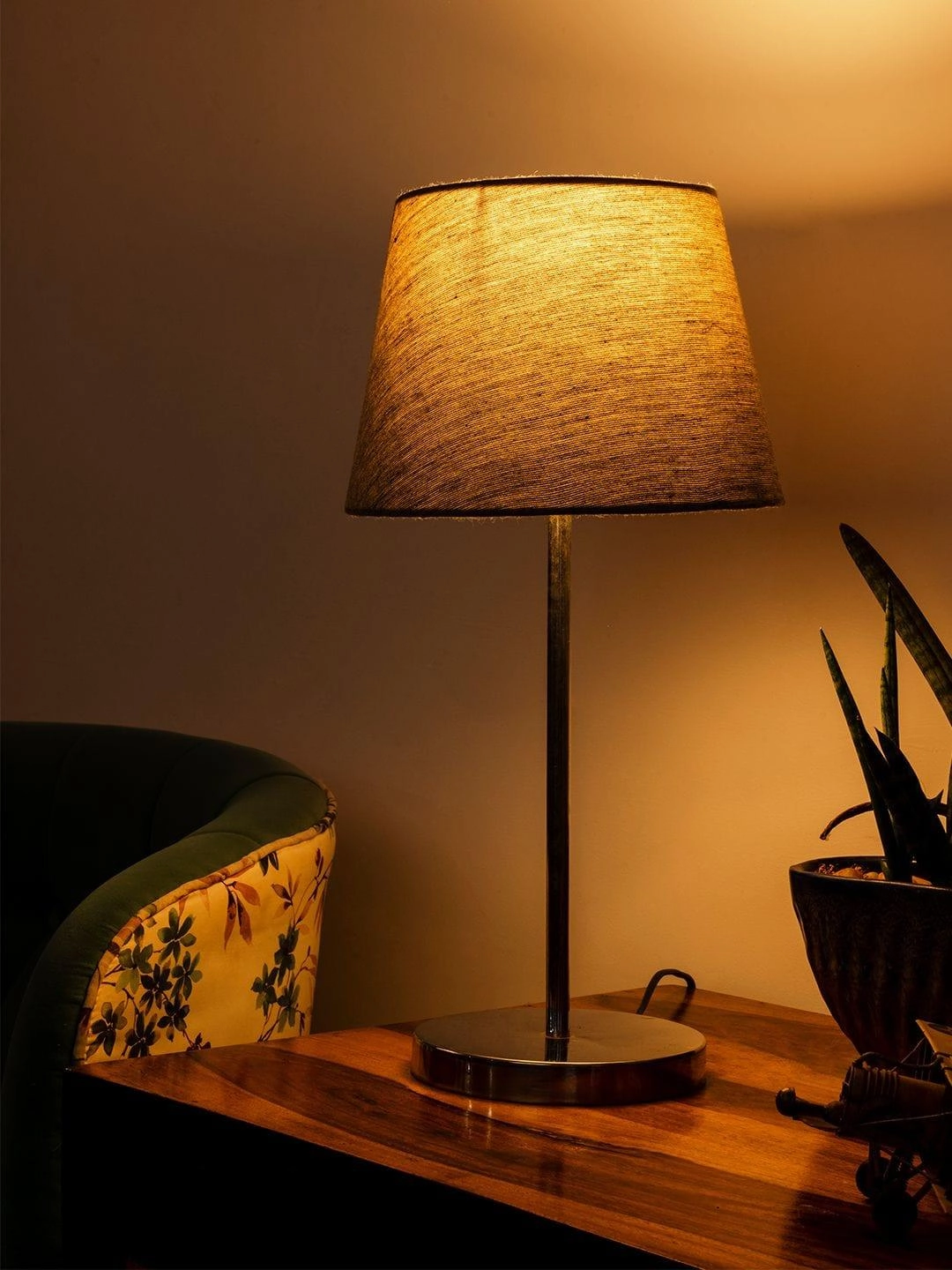 Metal Chrome Finish Lamp with Smare Taper Grey Shade