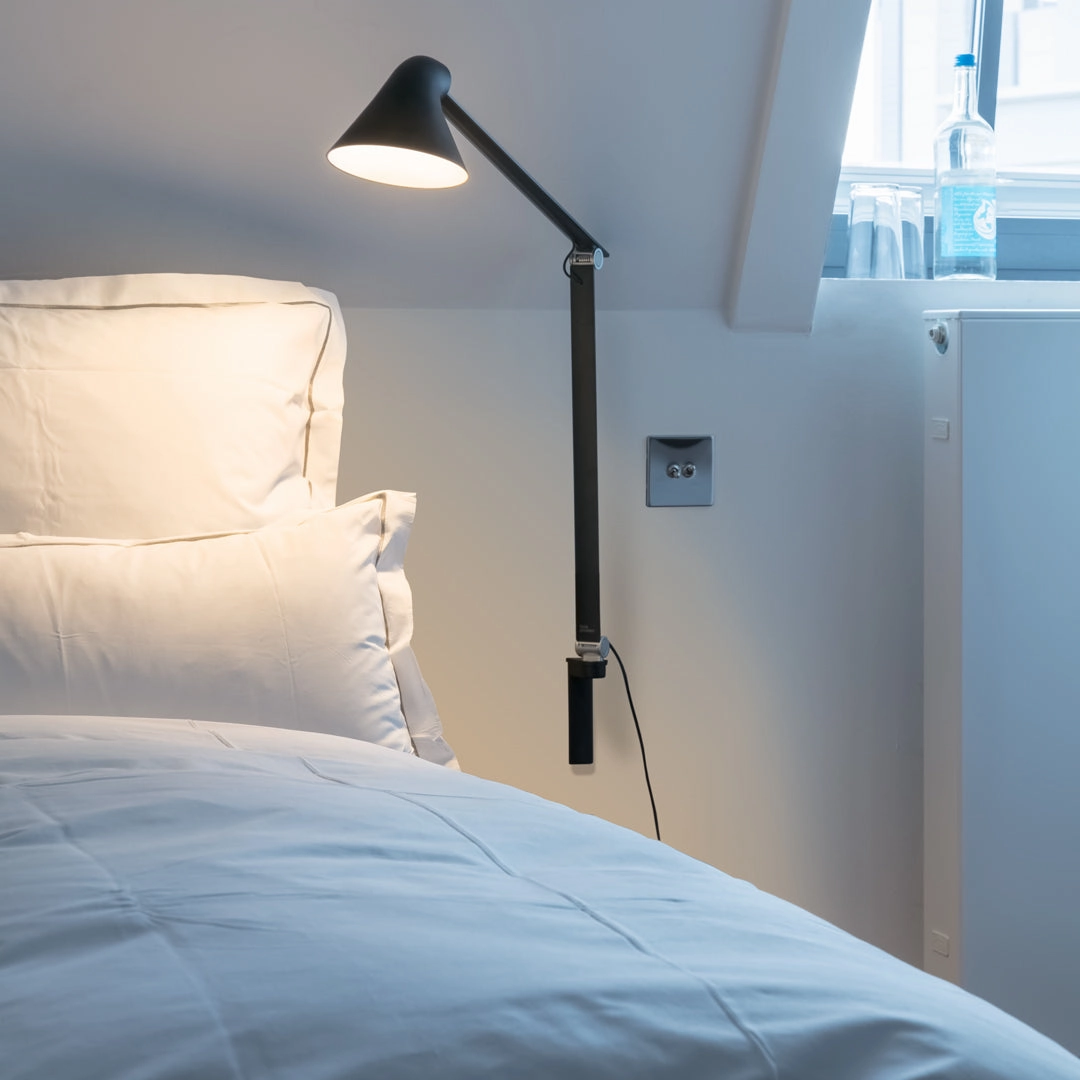 NJP Wall Lamp w/ Outlet Box - Long Arm