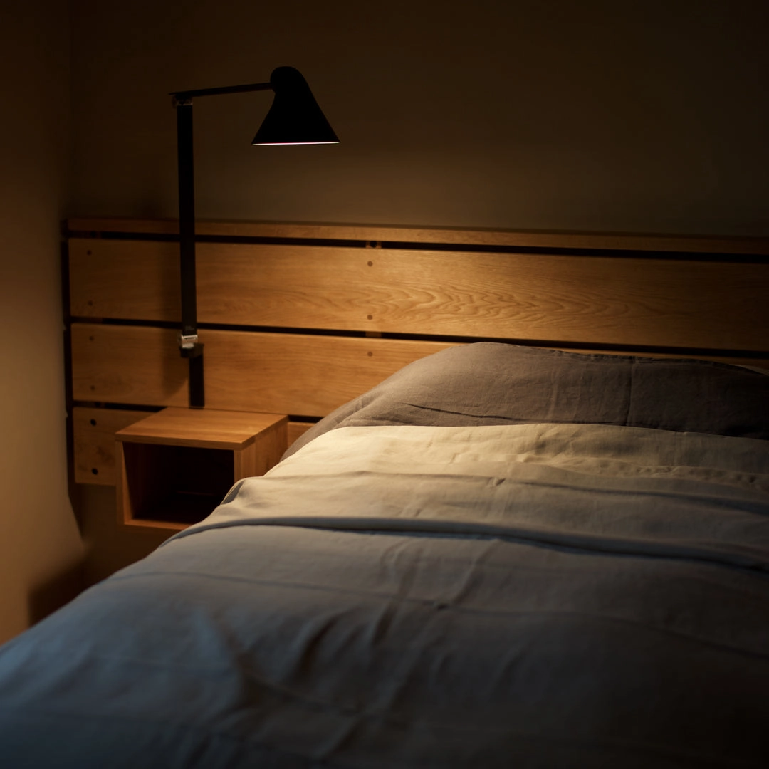 NJP Wall Lamp w/ Outlet Box - Long Arm