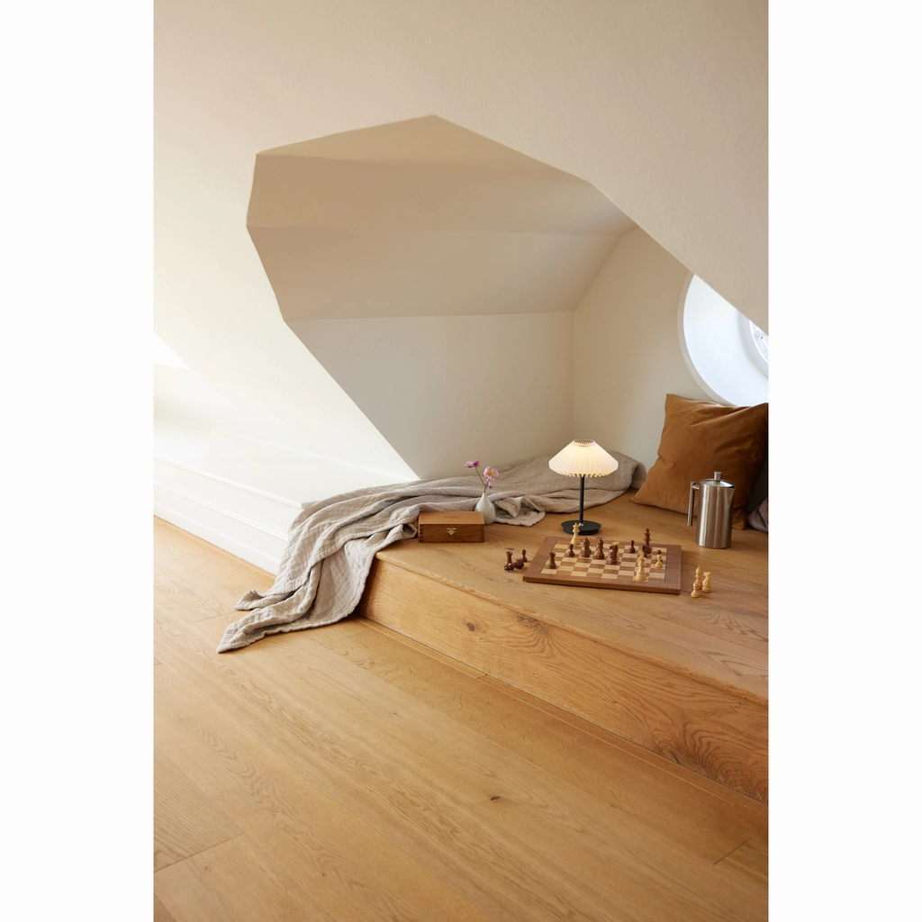 PARIS TO GO BORDLAMPE HVID/SORT PORTABLE