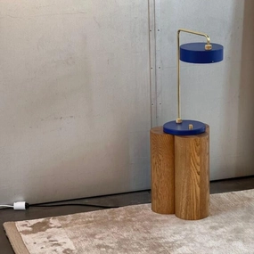 Petite Machine Bordlampe Royal Blue - Made by Hand ambient lighting fixture
