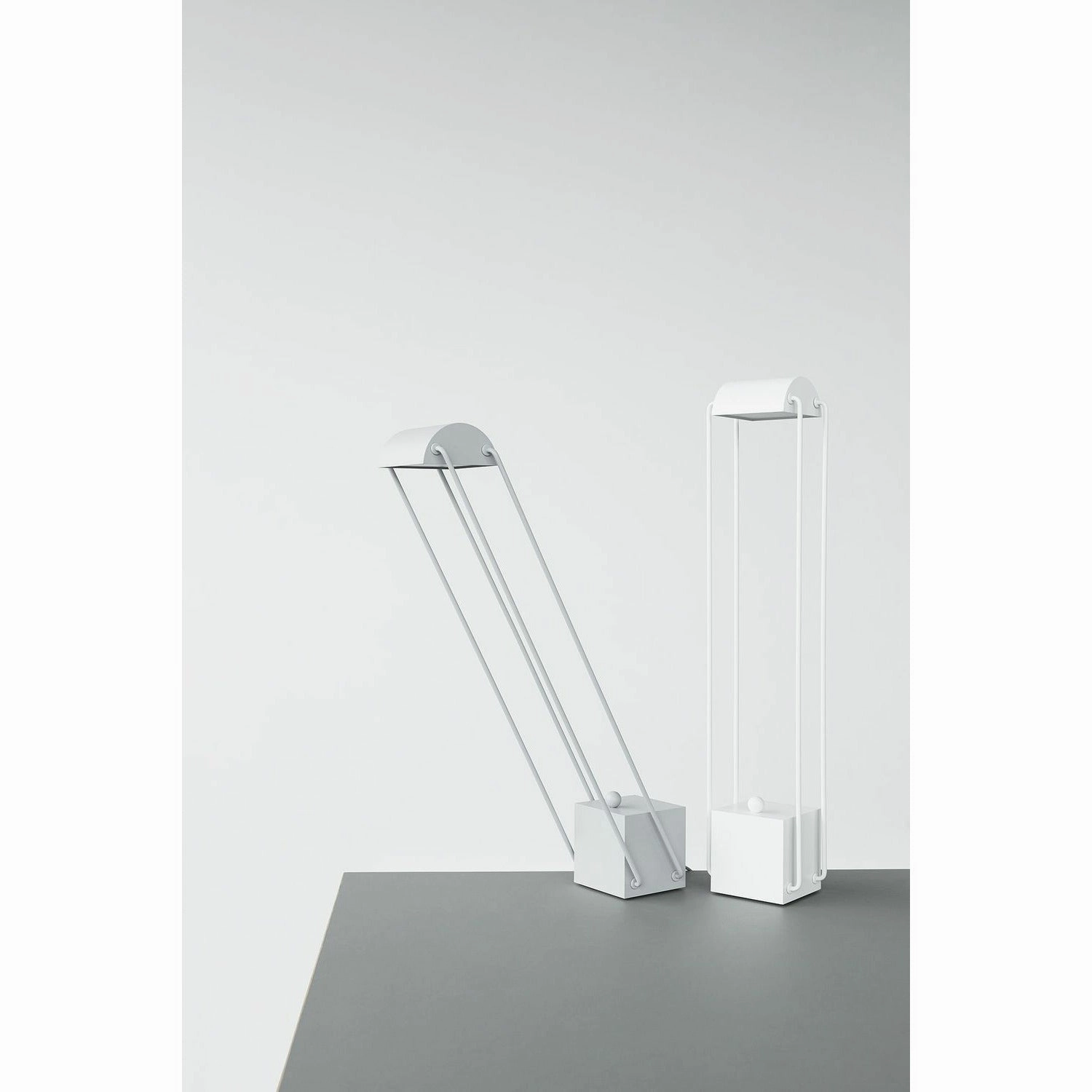 Please Wait To Be Seated Tokyo Table Lamp Eu, White